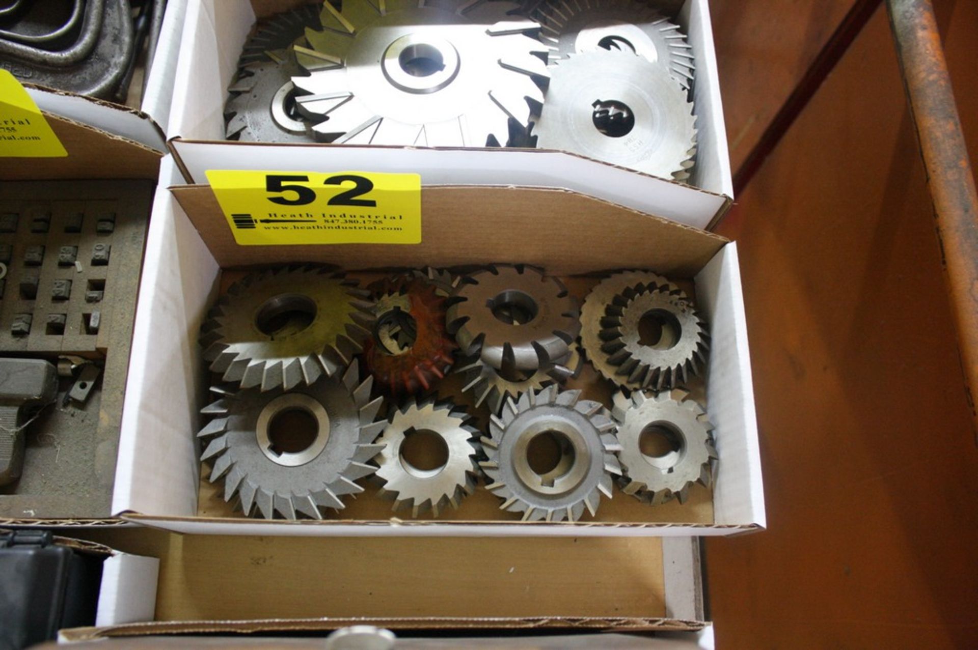 MILLING CUTTERS IN BOX