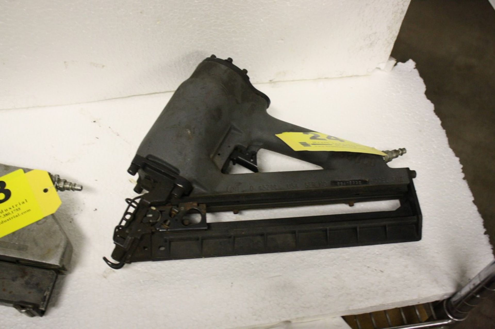 SENCO MODEL SNII PNEUMATIC STAPLER