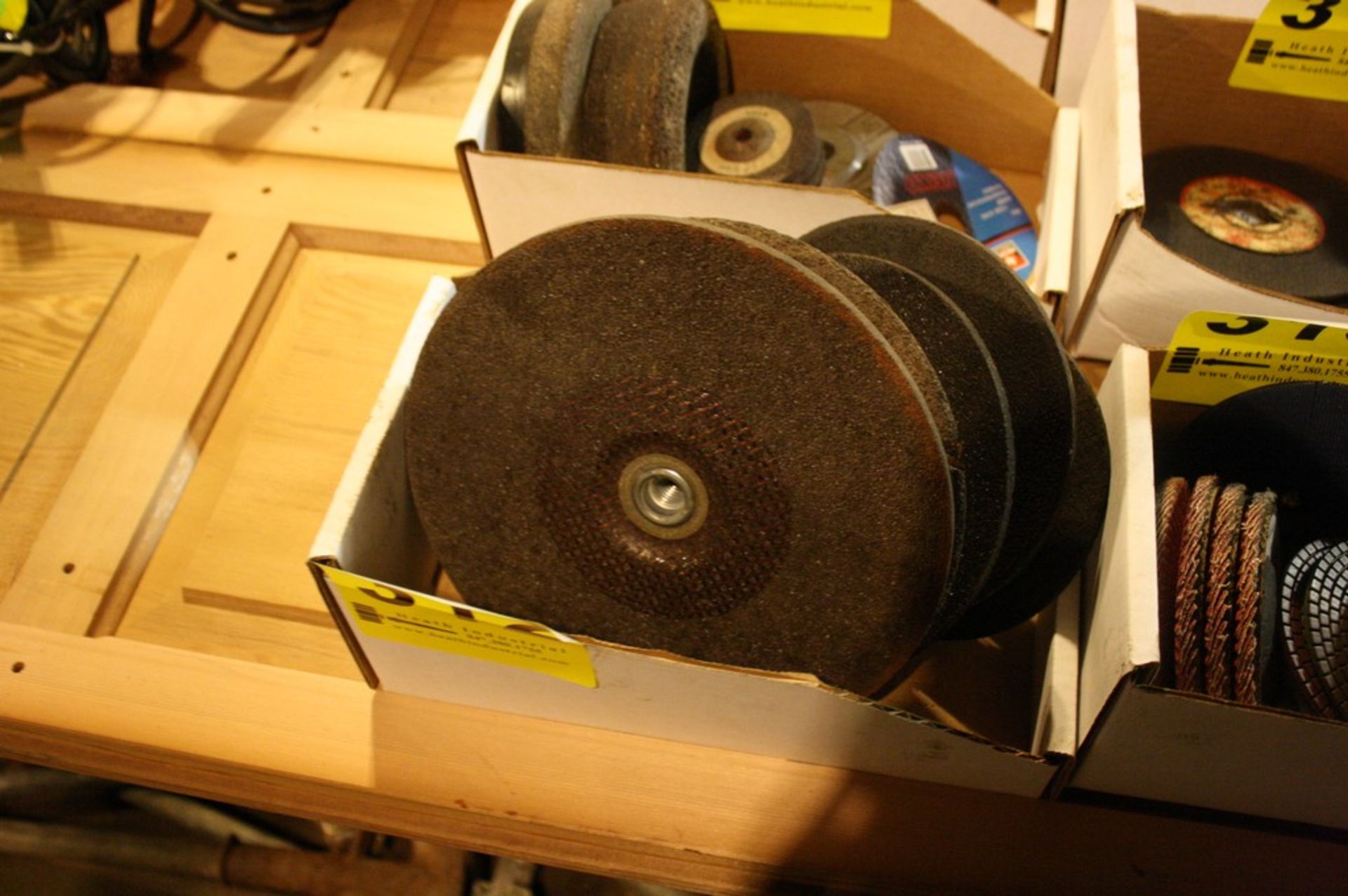 ASSORTED GRINDING WHEELS IN BOX 6''