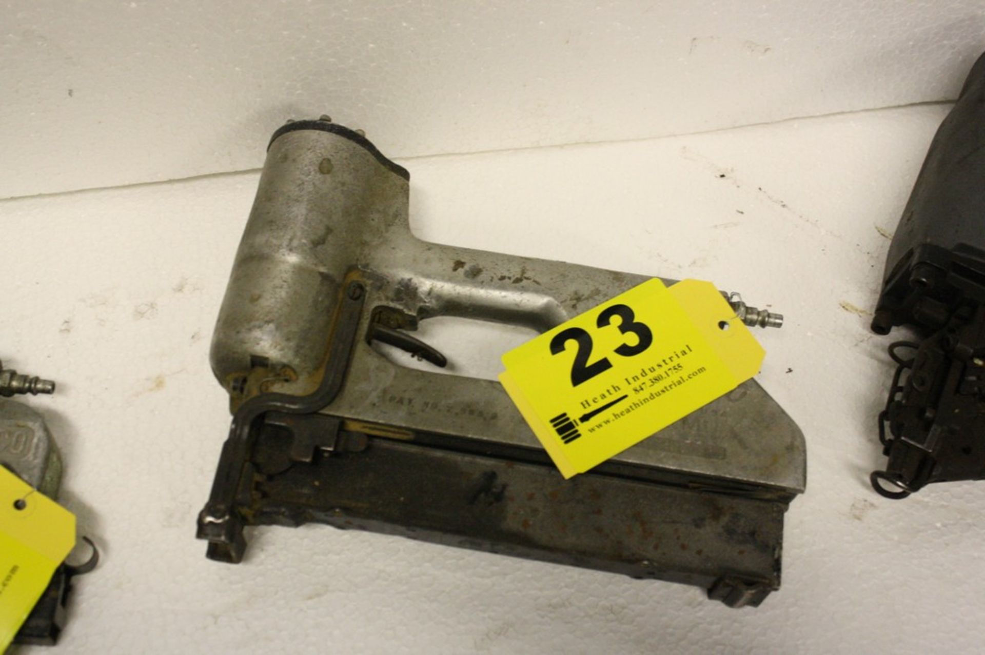 SENCO MODEL MI PNEUMATIC STAPLER