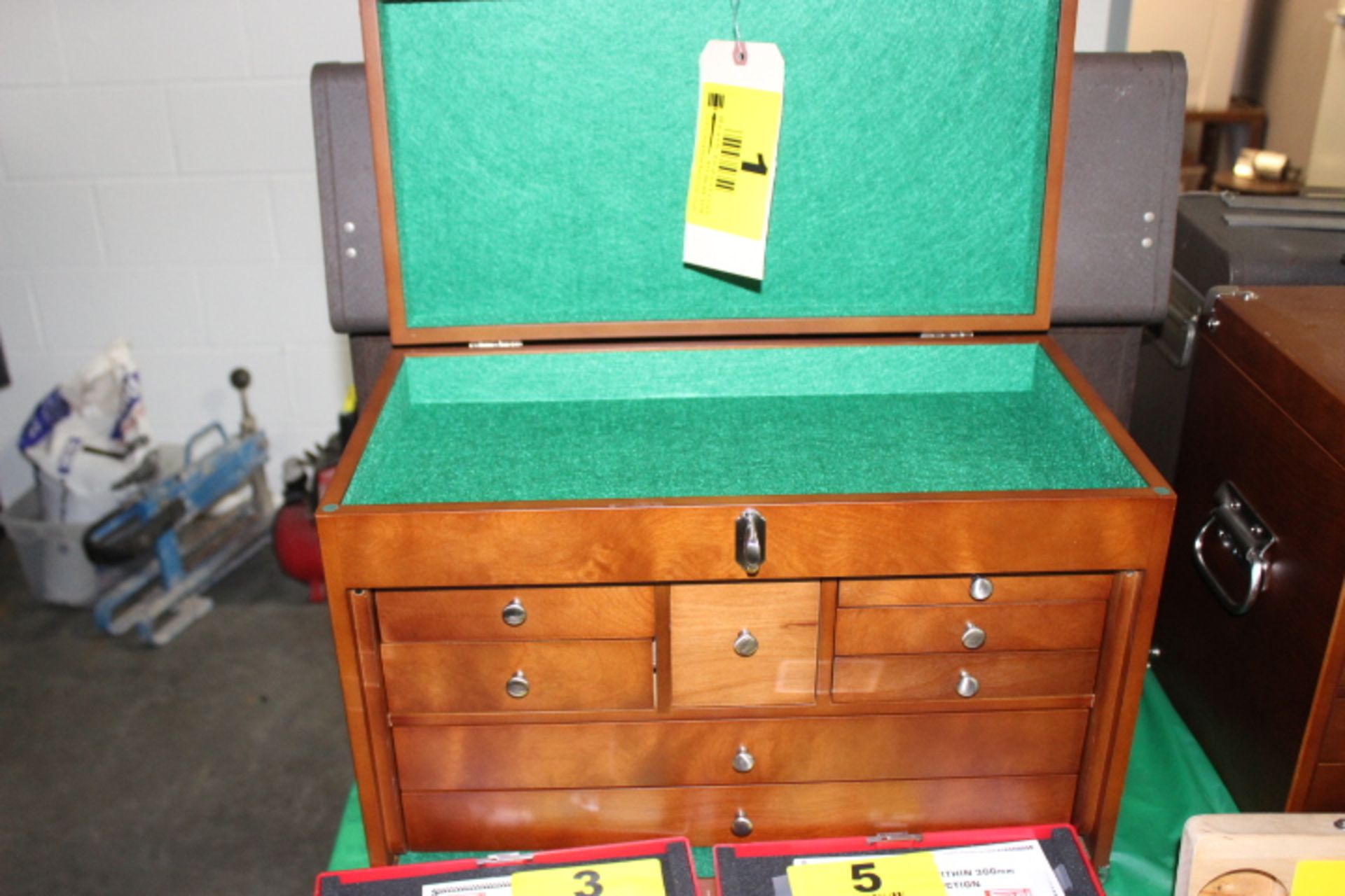 8-DRAWER FELT LINED MACHINIST'S TOOLBOX