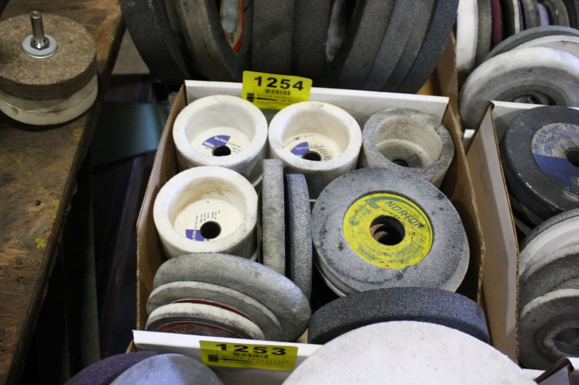 LOT ASSORTED GRINDING WHEELS