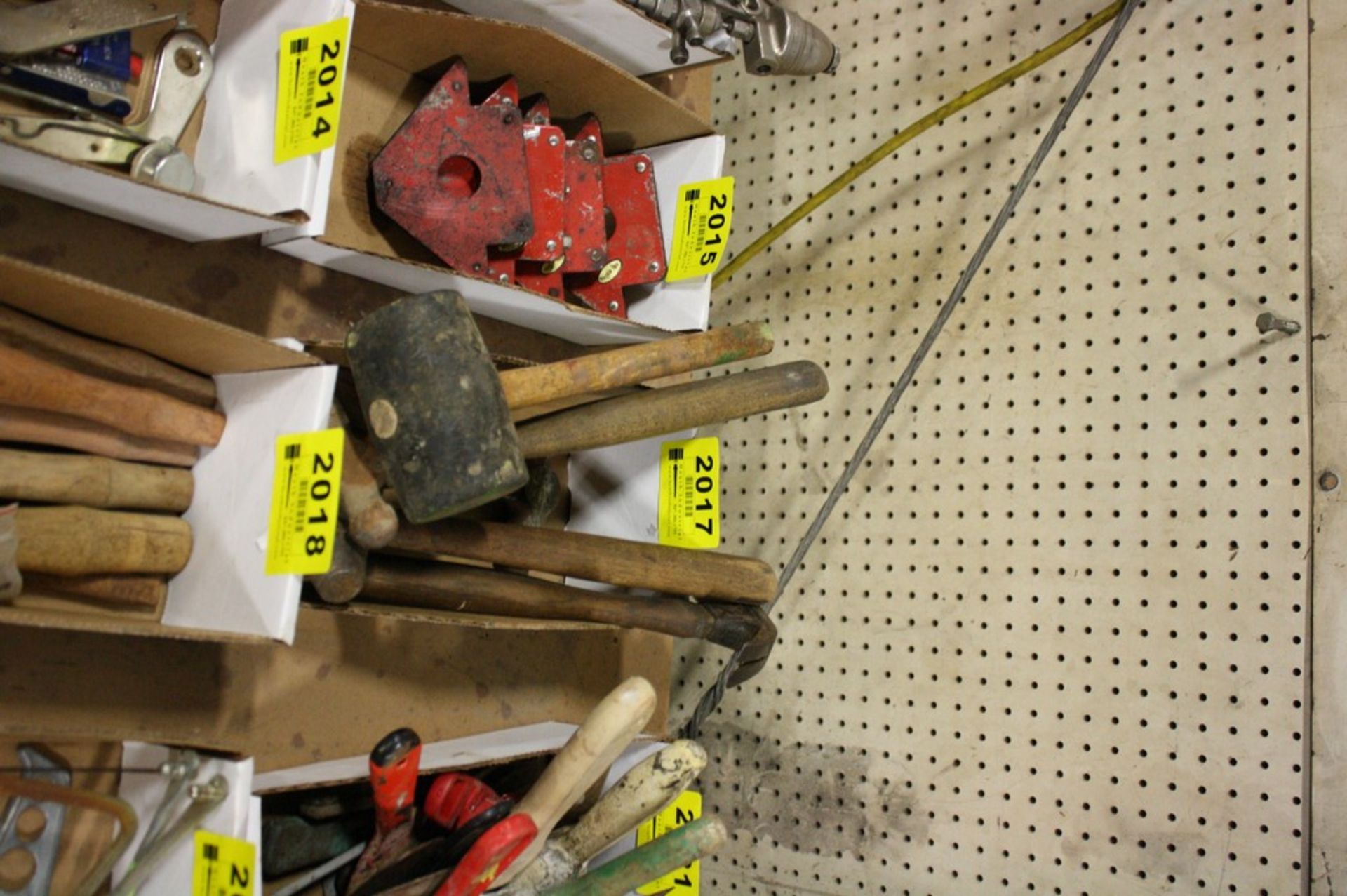 LOT ASSORTED HAMMERS