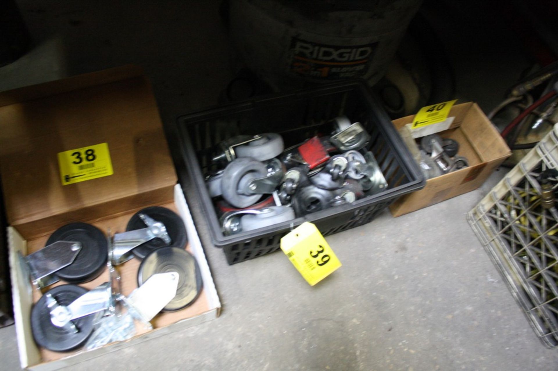LOT ASSORTED CASTERS