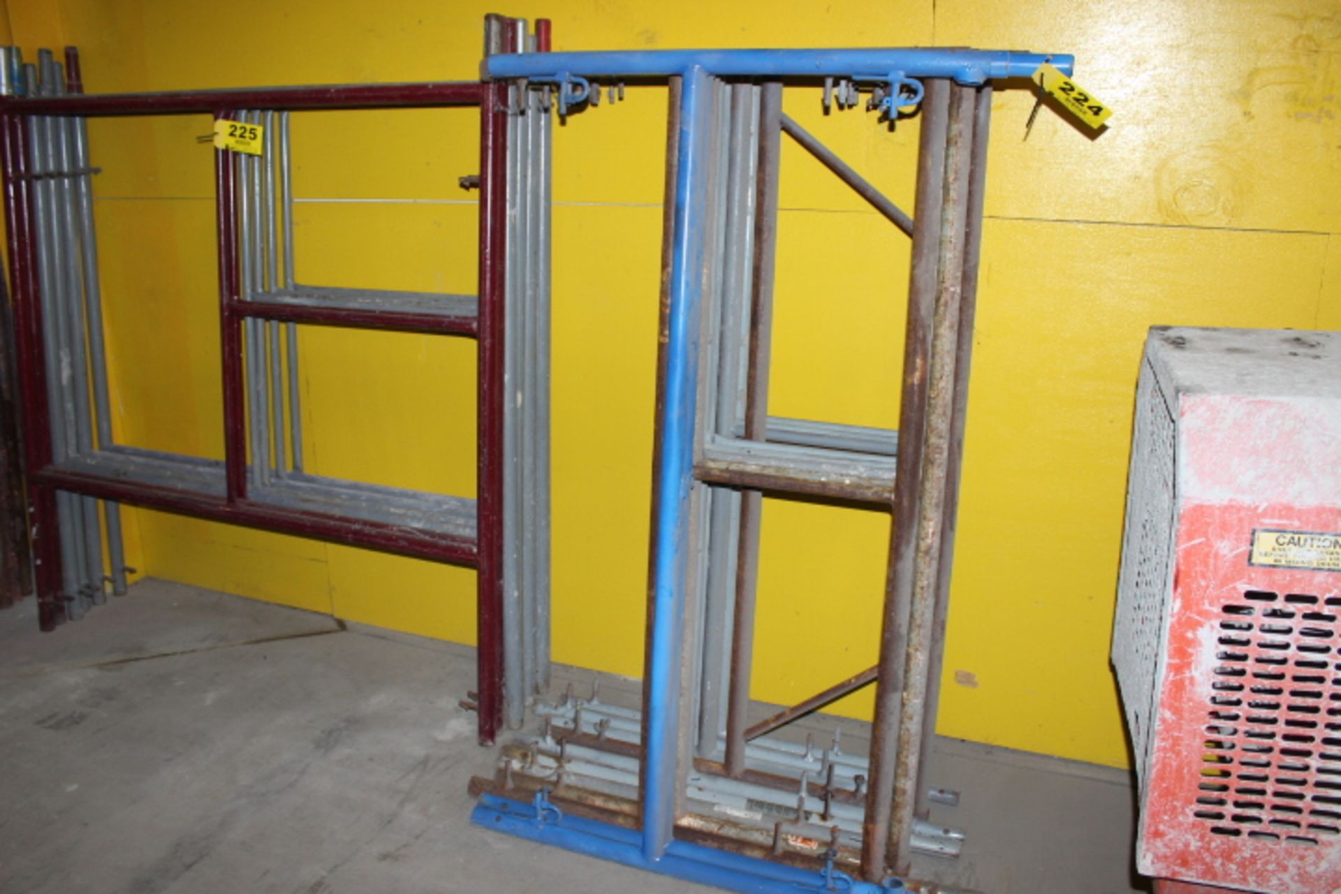 3 x 5' PIPE SCAFFOLD