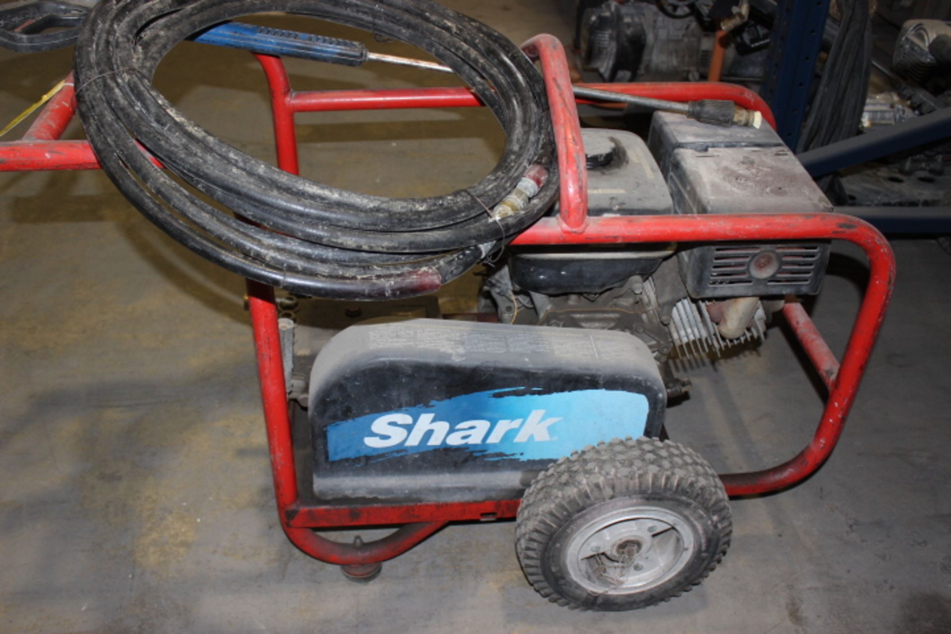 SHARK PORTABLE PRESSURE WASHER - Image 2 of 2