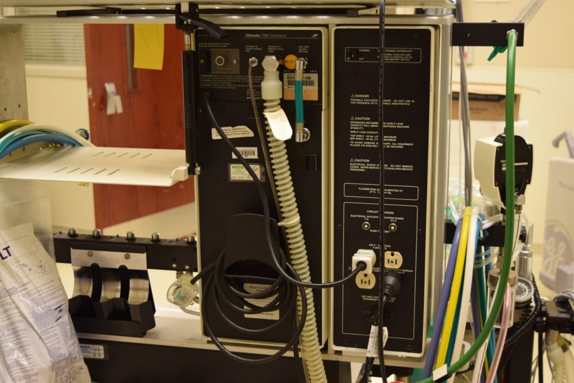 MODULUS ANESTHESIA GAS MACHINE S/N - Image 9 of 14