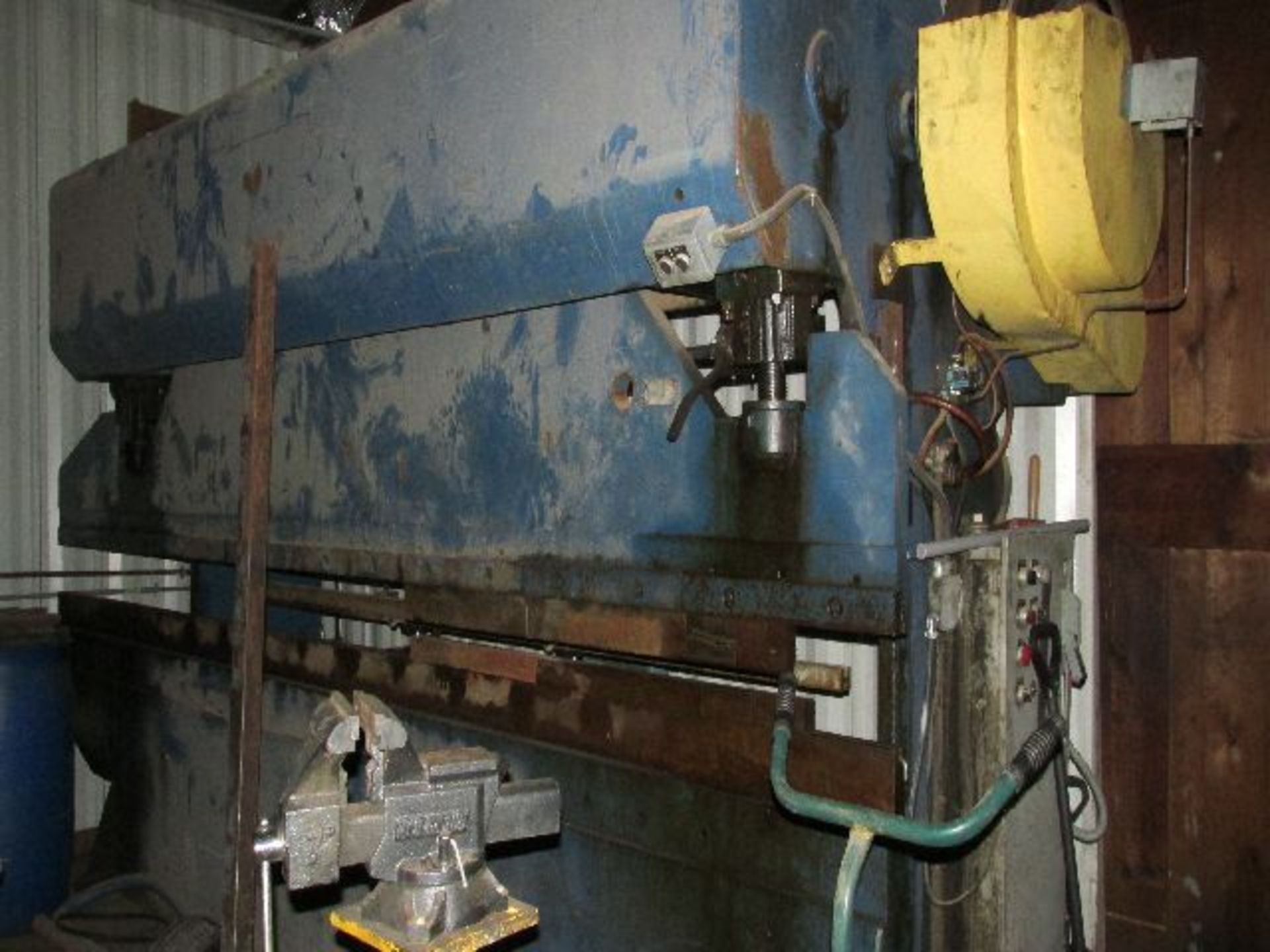 Niagara Press Brake 1/4 inch ,16', 100 Ton ,8' Tooling, air brake, foot control. Location