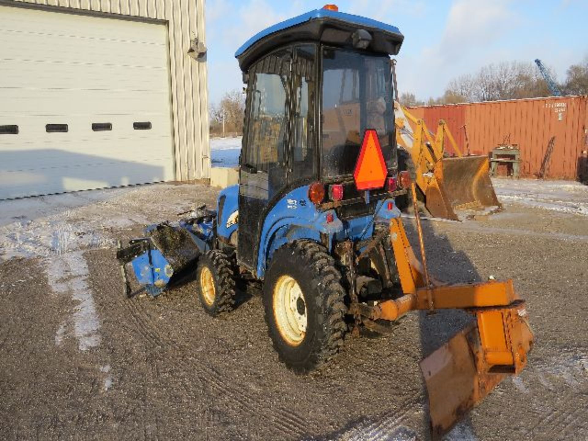 2004 New Holland model  TC24DA tractor, sn HG10183, 260 hrs. on meter, front wheel assist, cab, - Image 4 of 9