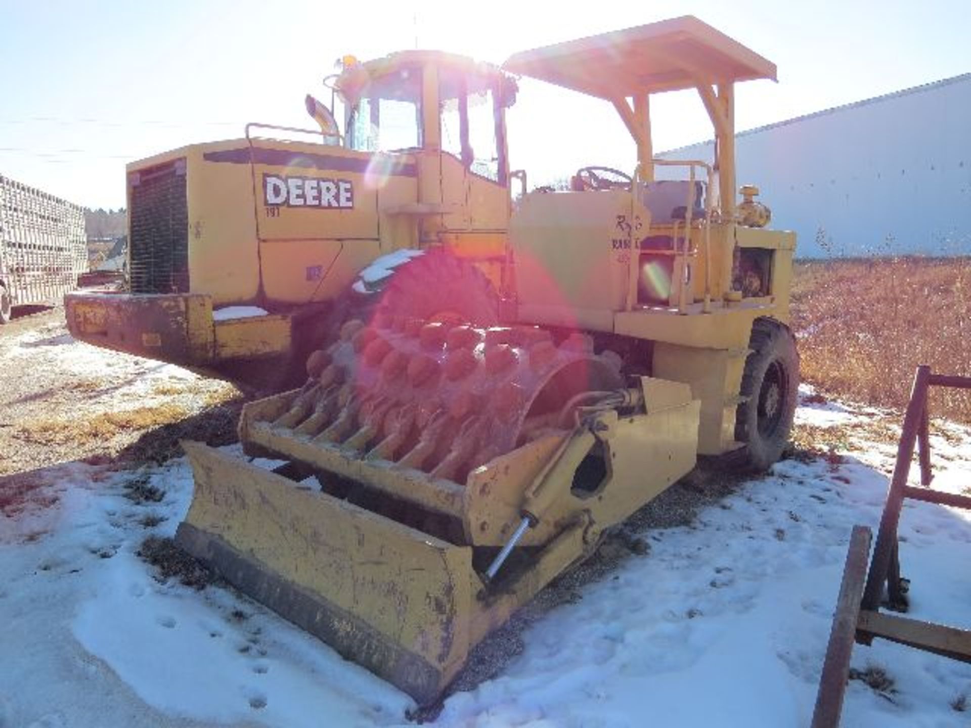 Ray-Co Rascal 320-A RA60 self-propelled sheeps foot. Hours 4,827.