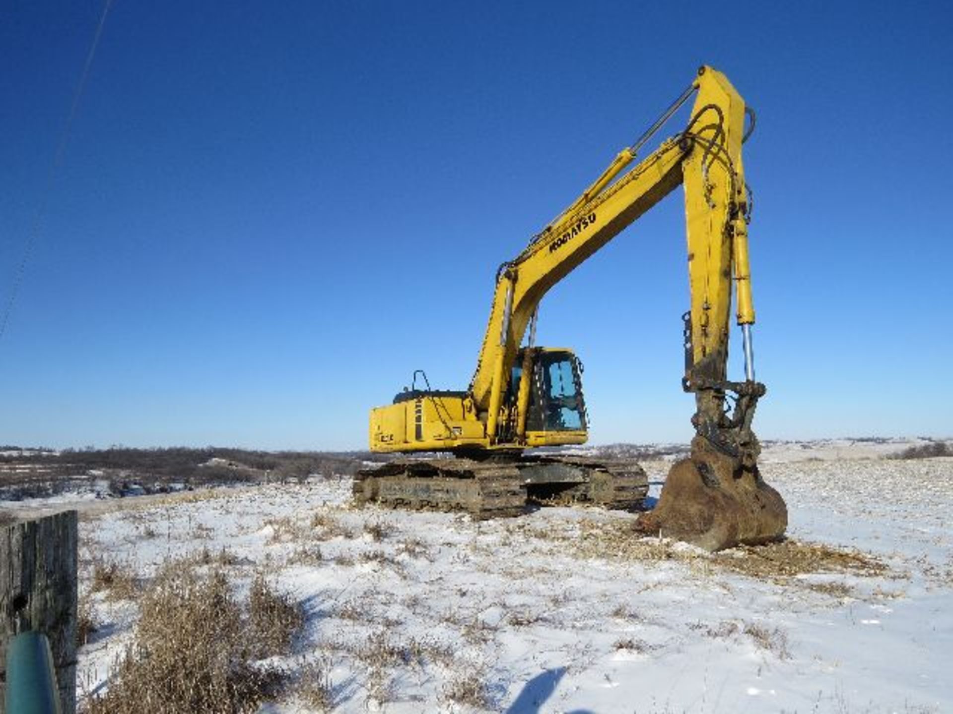 2000 Komatsu 220 excavator, new rails, hyd. pump and new final drive.S/N A85048, Hours 10,024. - Image 3 of 3