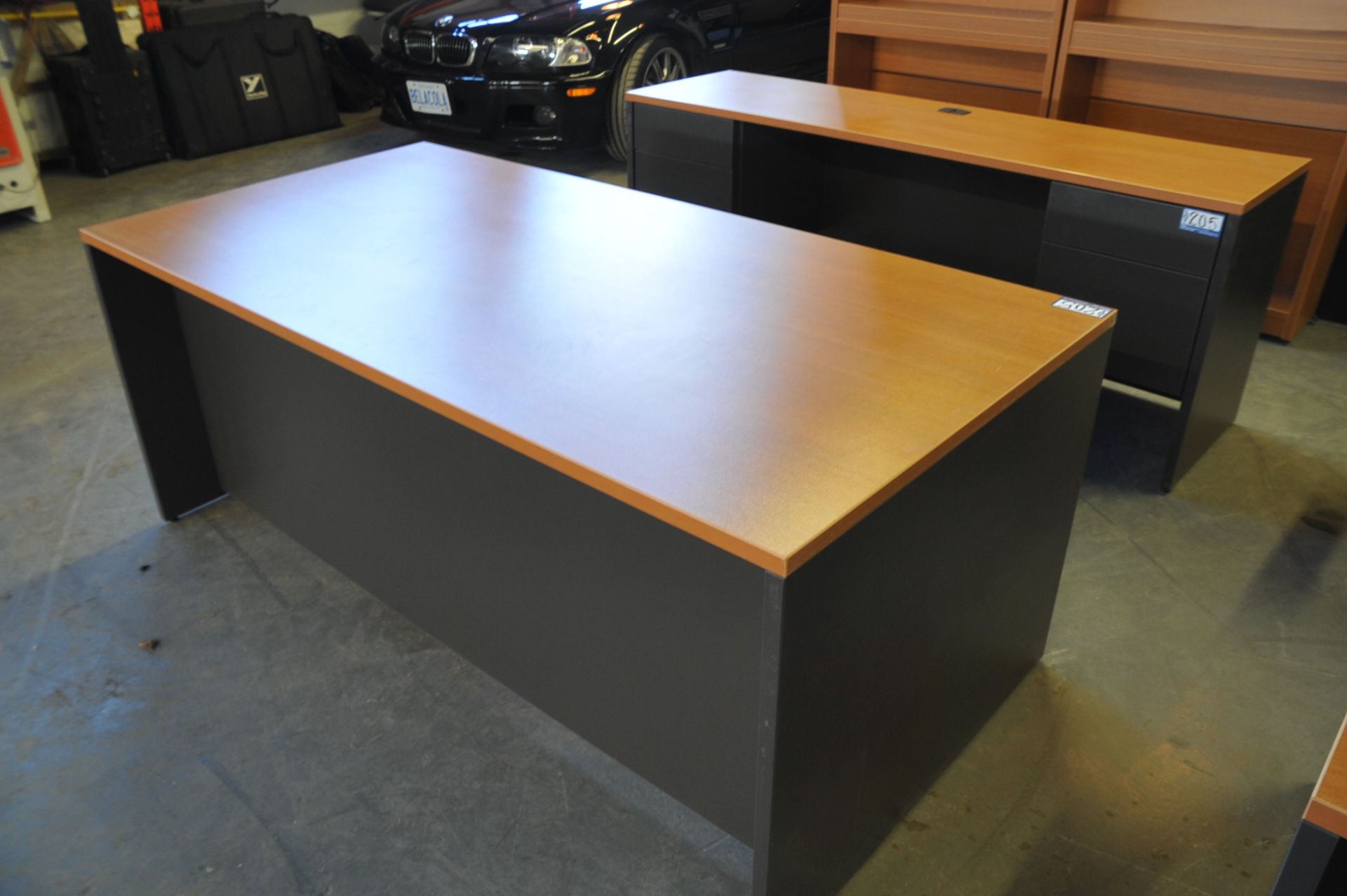 2-Tone Desk c/w Working Credenza, Bookshelf