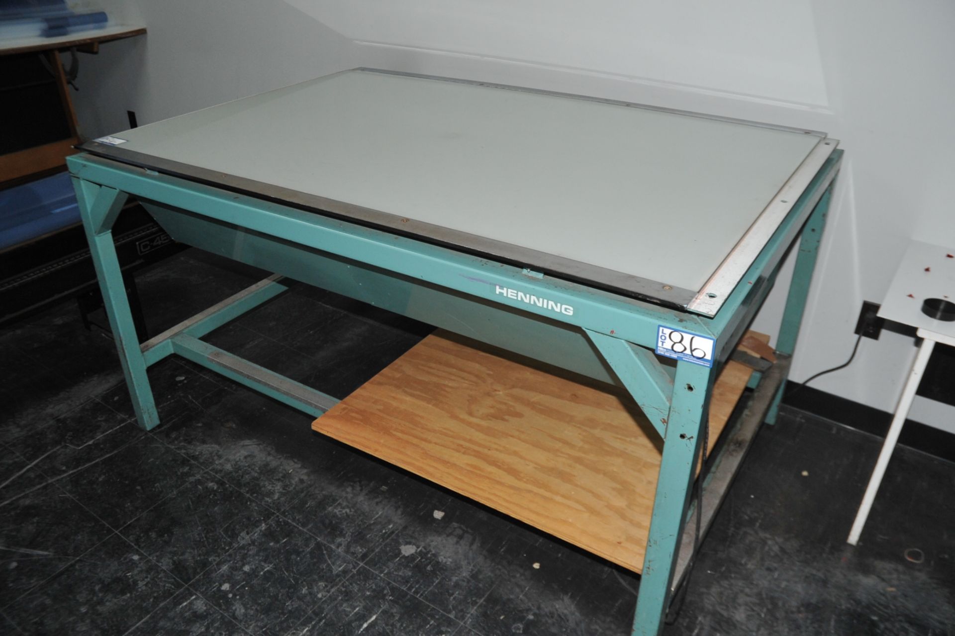 Henning Model 4060 ELL Light Table