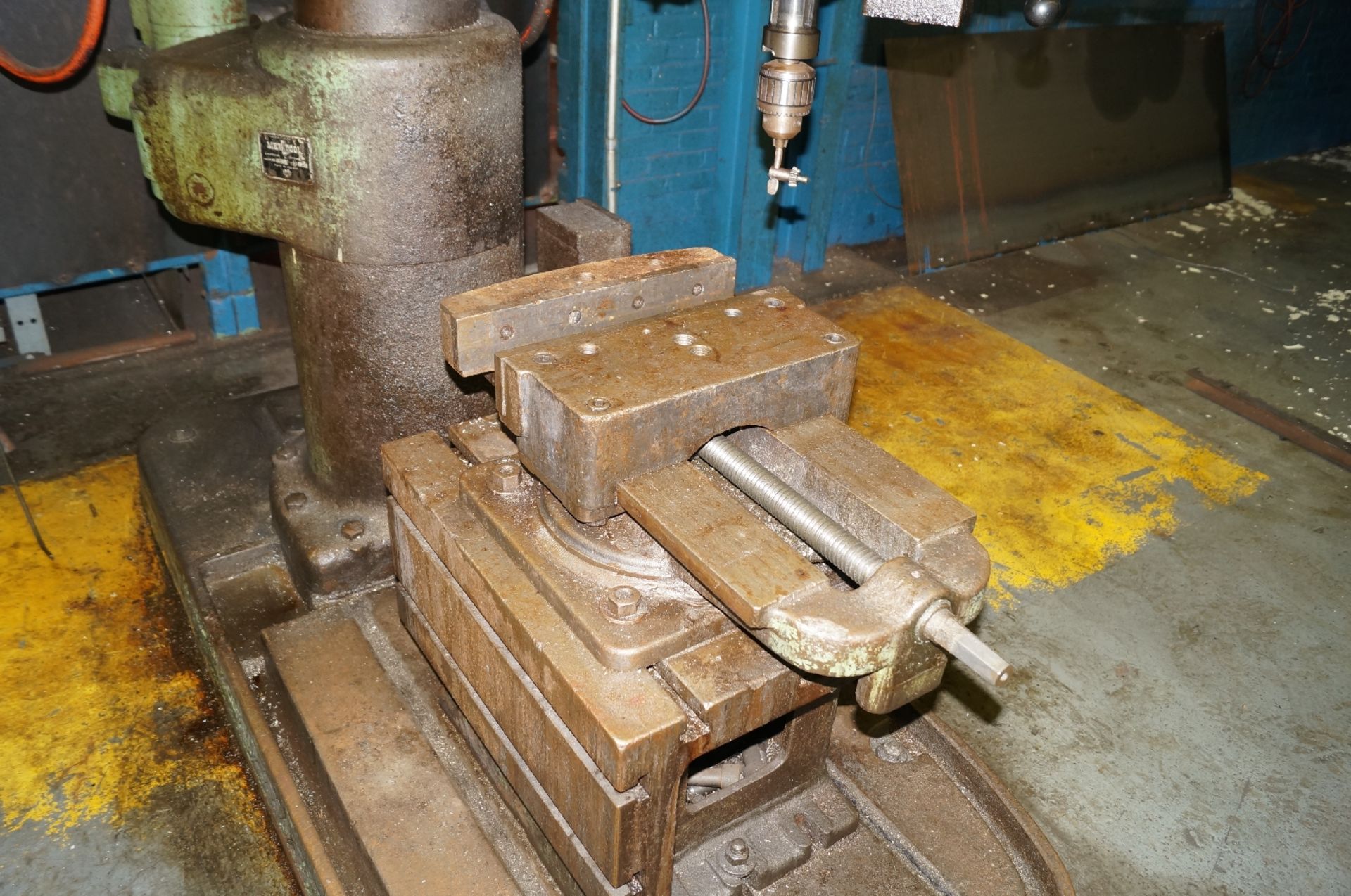 American Hole Wizard Radial Arm Drill ; 18" x 24" x 12" Table, with 16-1/4" Machine Vise, BT - Image 3 of 3