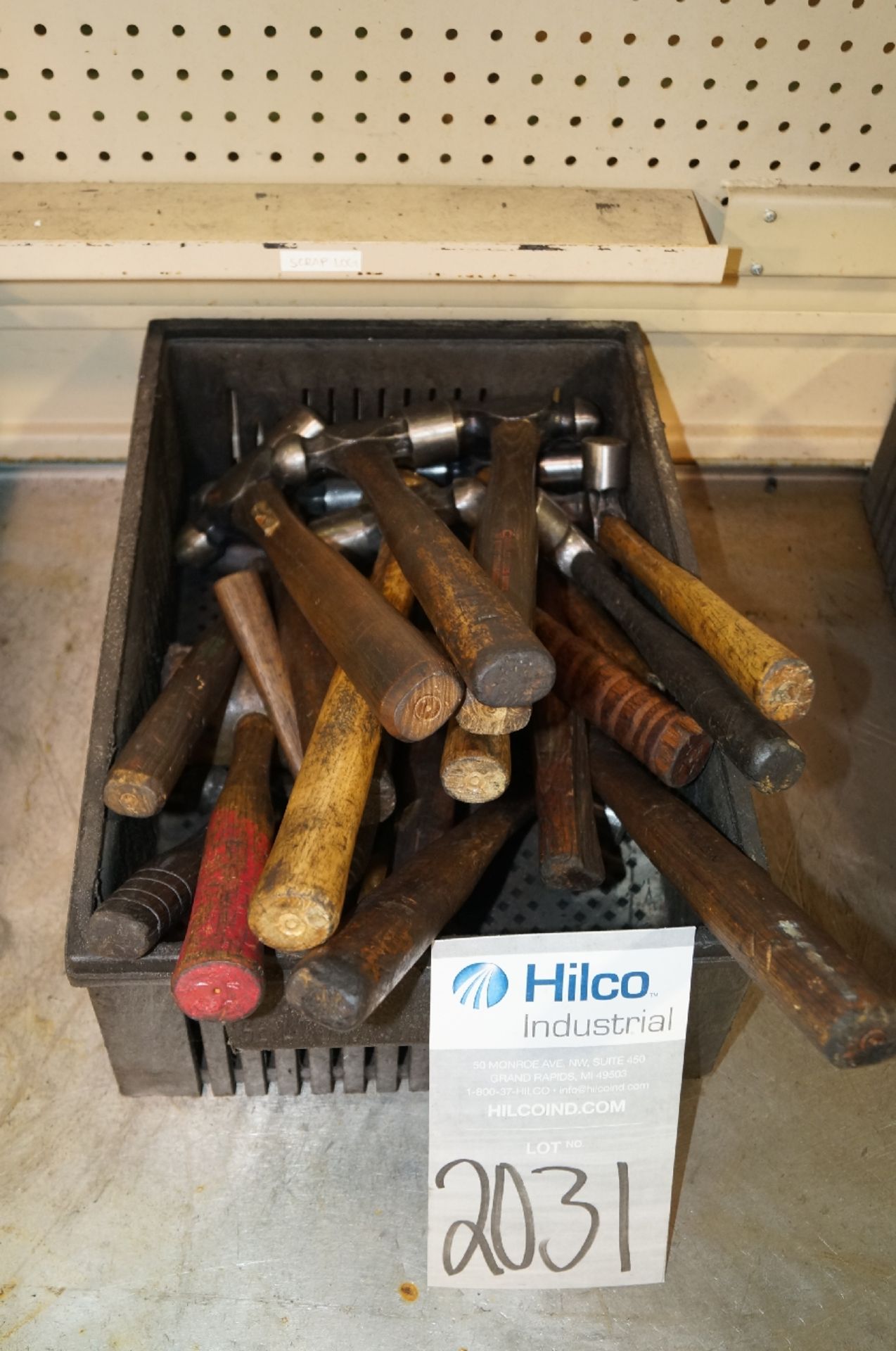 Tote of   Hammers ; (west / C-3)