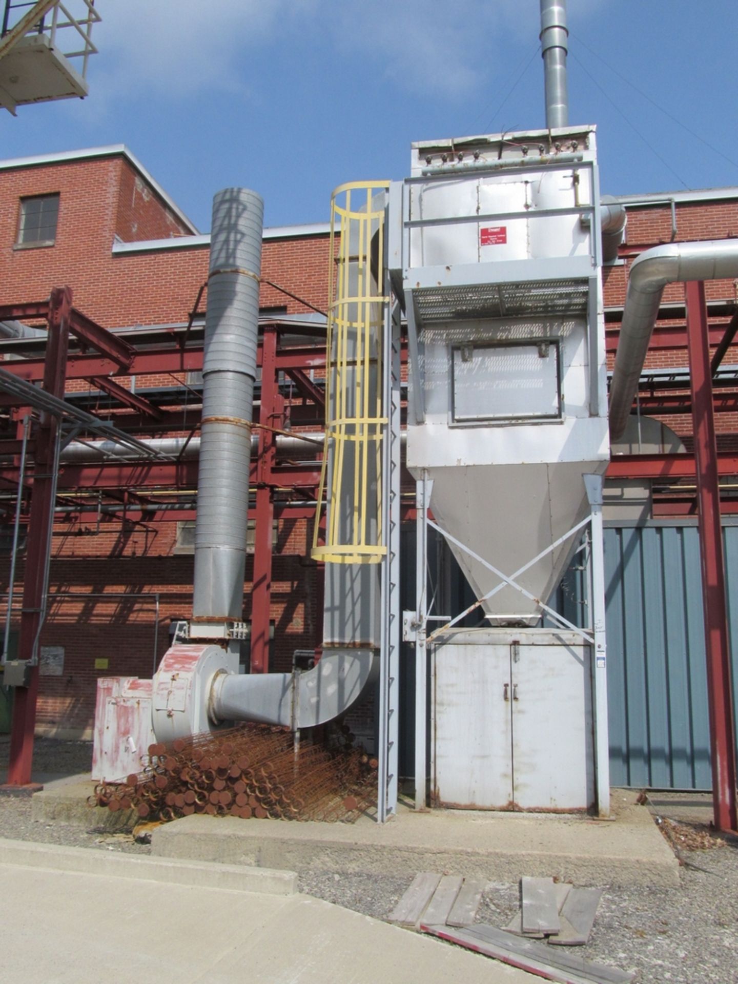 Farr Ramtube Jet Pulse Dust Collector; Carbon Steel. Approximately 900 square feet filter area.