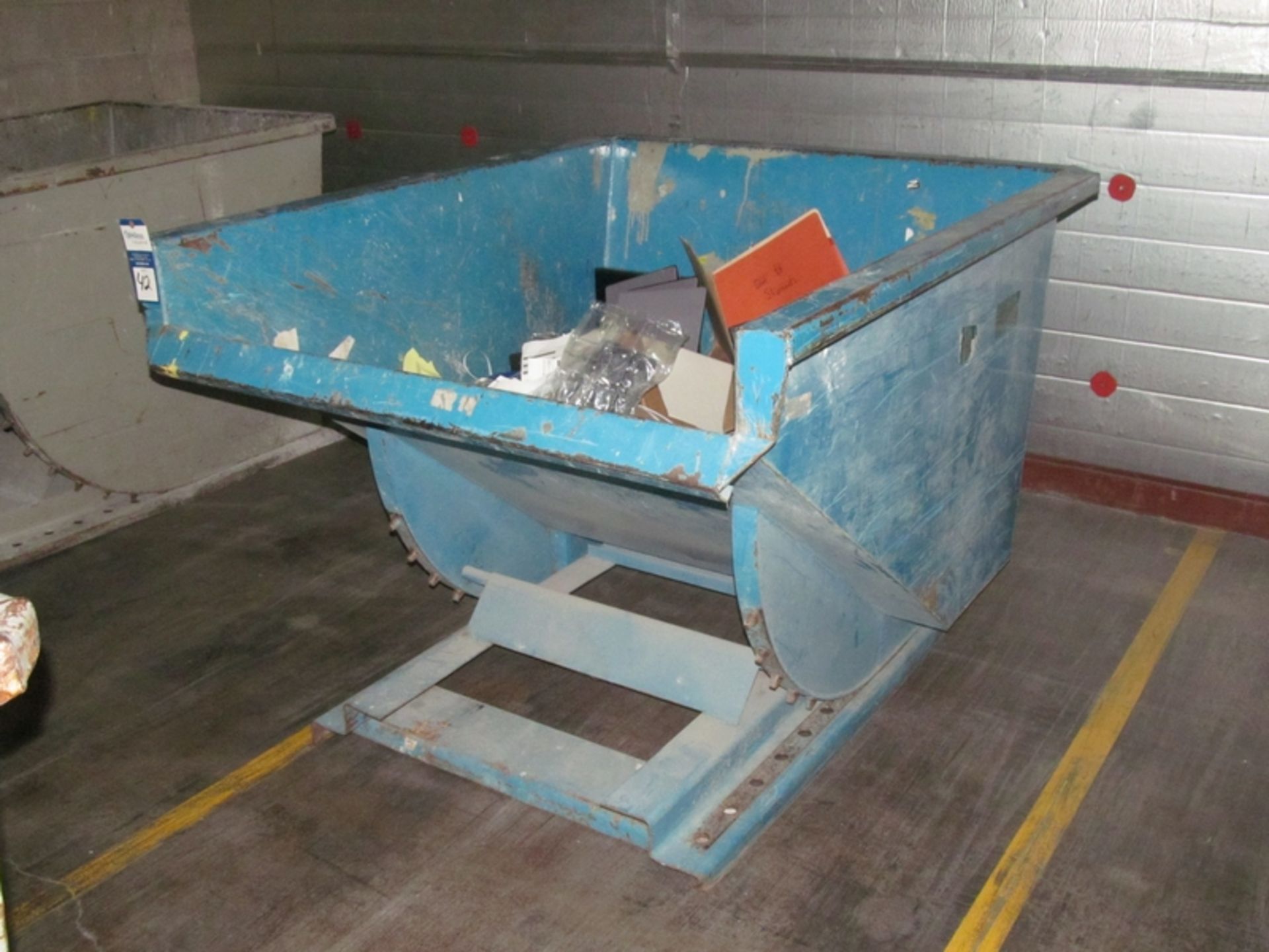 1 1/2 cu. yd. Self Dumping Hopper