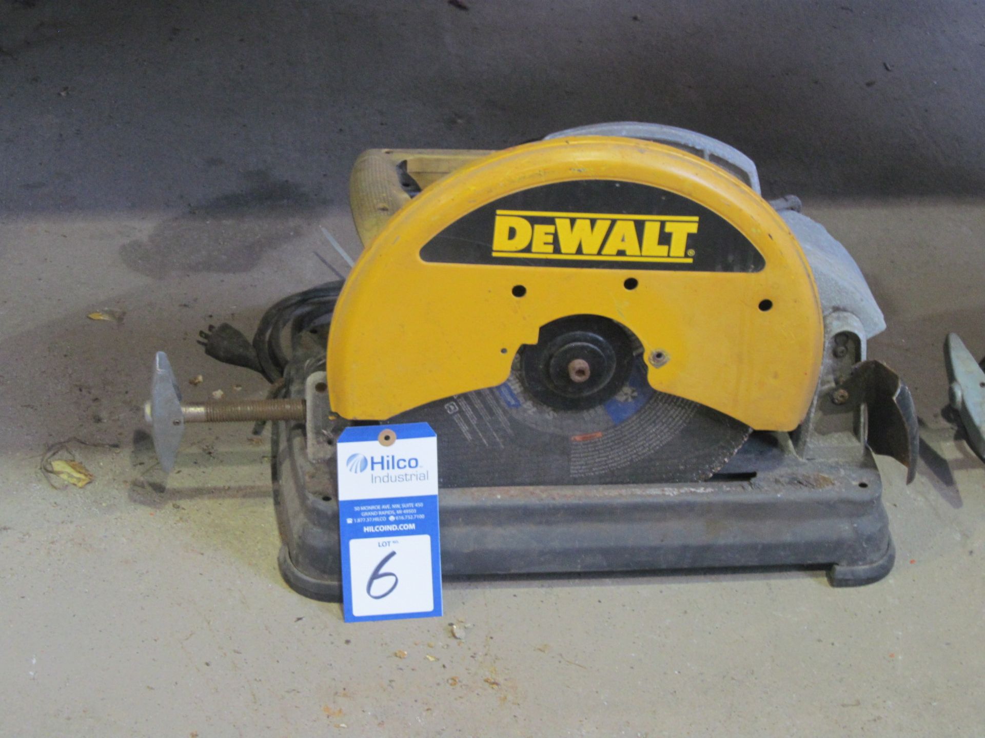 DeWalt Model DW871 14" Chop Saw; Serial Number: 752850