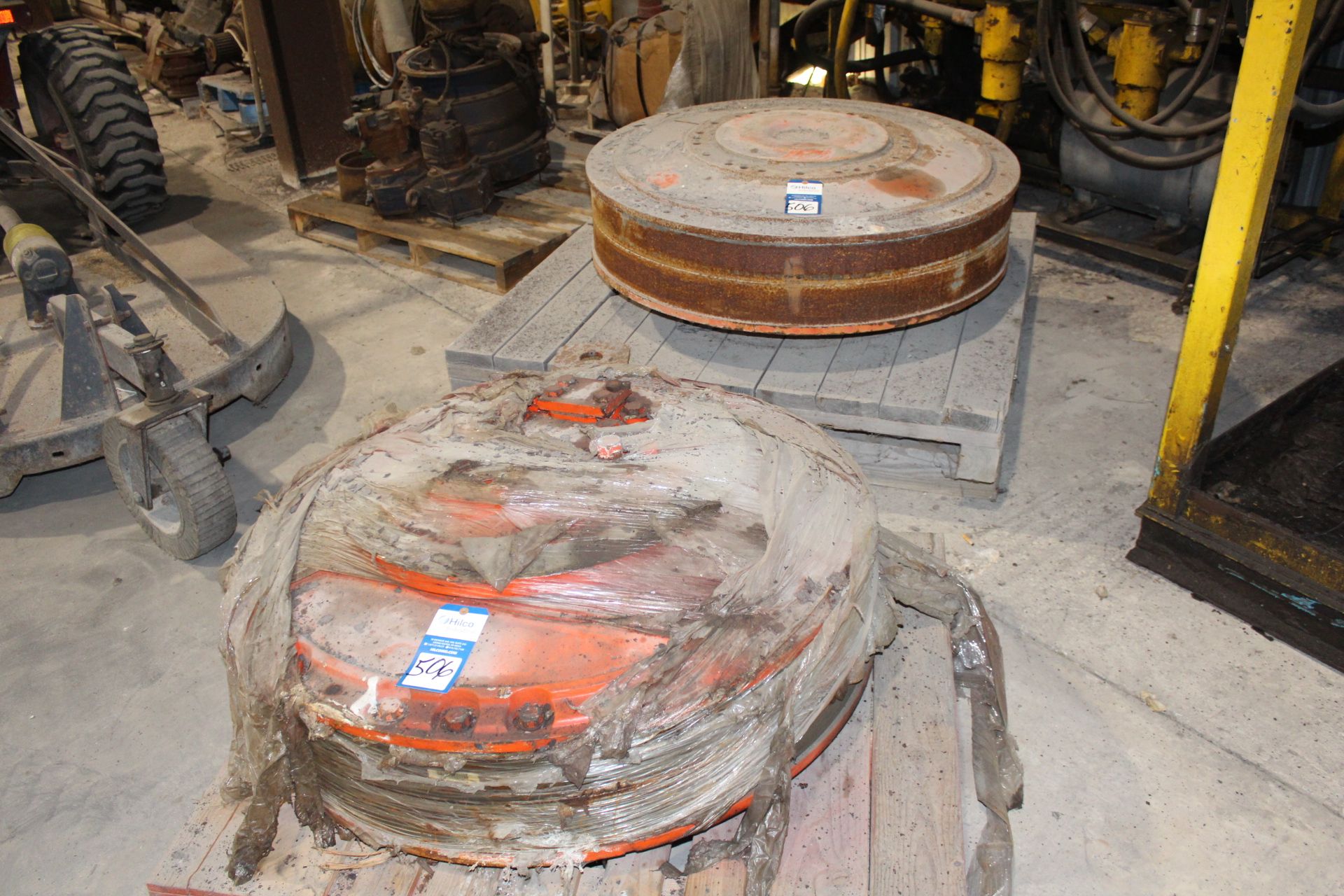 Pipe Tensioner; Red painted tensioner upper and lower, w/ Hydraulic Unit - Image 5 of 5