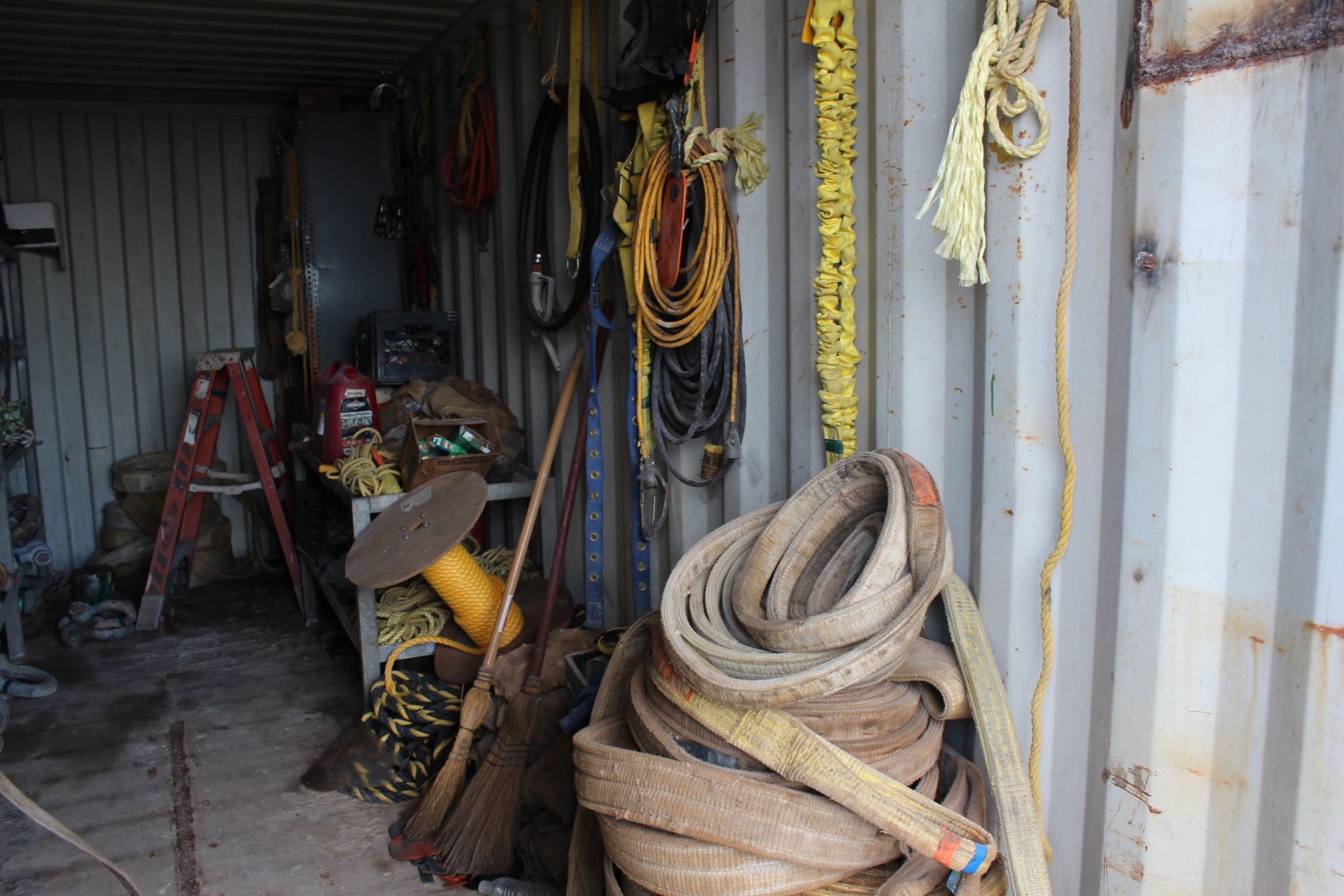 Container Of Assorted Rigging ; Container #72 - Image 3 of 4