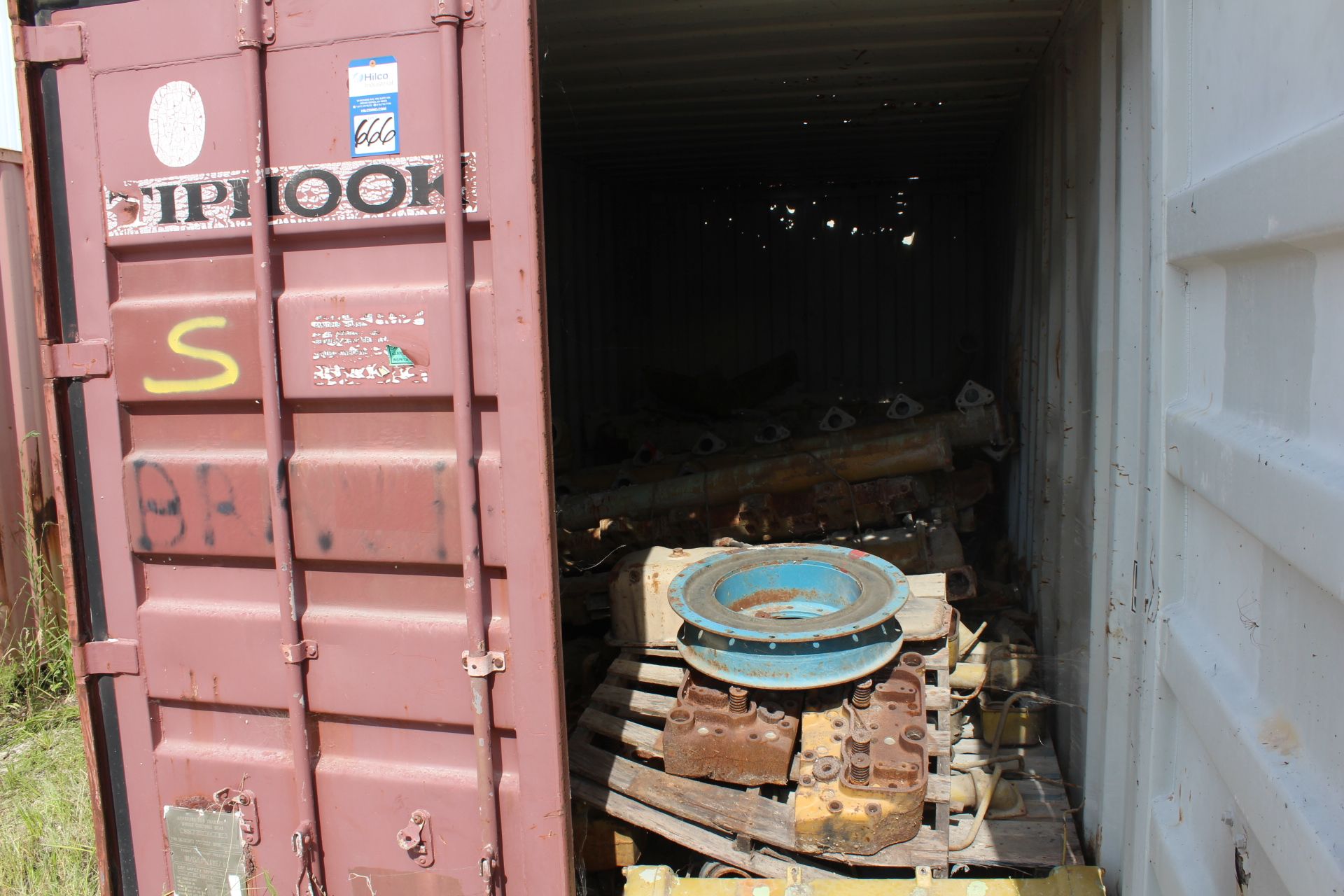 Container Of Miscellaneous Engine Parts ; Container #TPHU811069