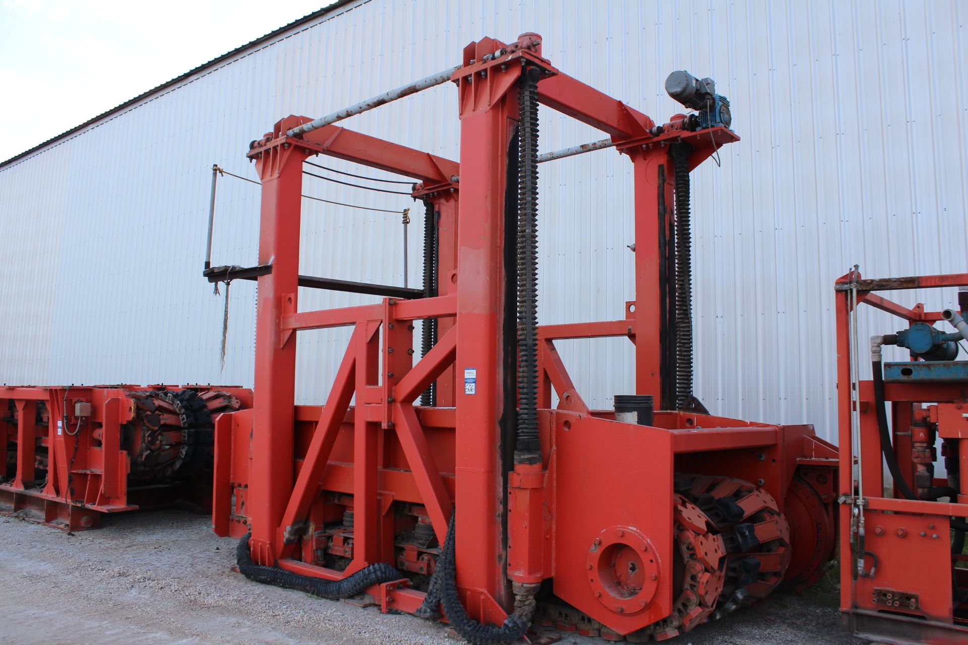 Pipe Tensioner; Red painted tensioner upper and lower, w/ Hydraulic Unit - Image 2 of 5