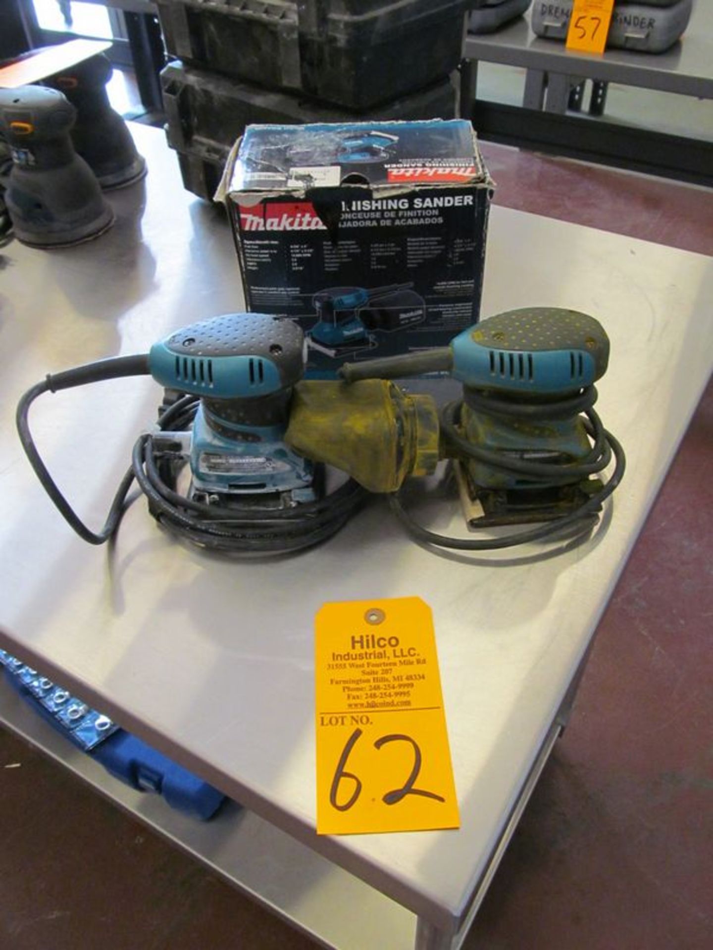 Makita Model B04556 Finishing Sanders , 120 Volt