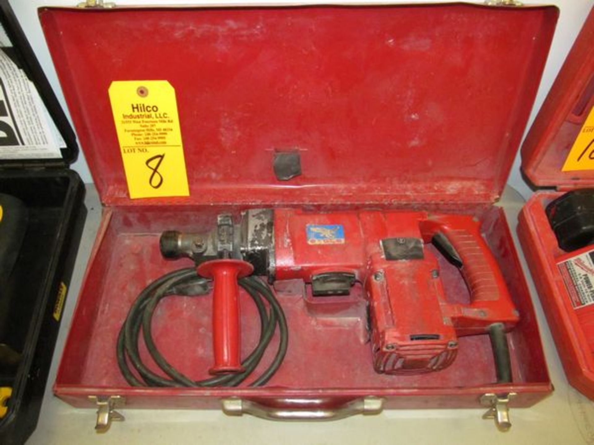 Milwaukee Cat # 5352 1-1/2" Rotary Hammer Drill , w/ Case120 Volt