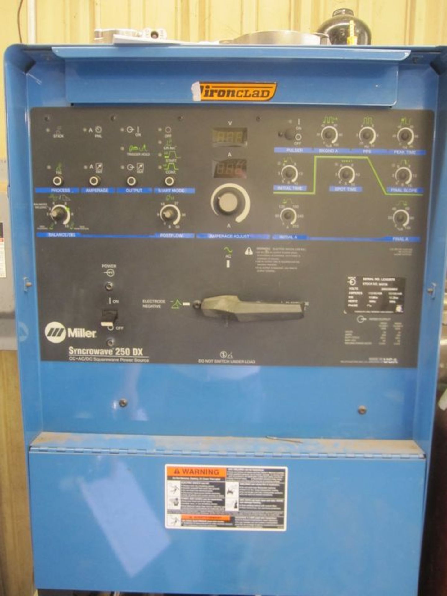 Miller Model Syncrowave 250 DX  TIG Welder , Serial Number: LC432870 Input: 200/230/460V, 110/96/48A - Image 2 of 4