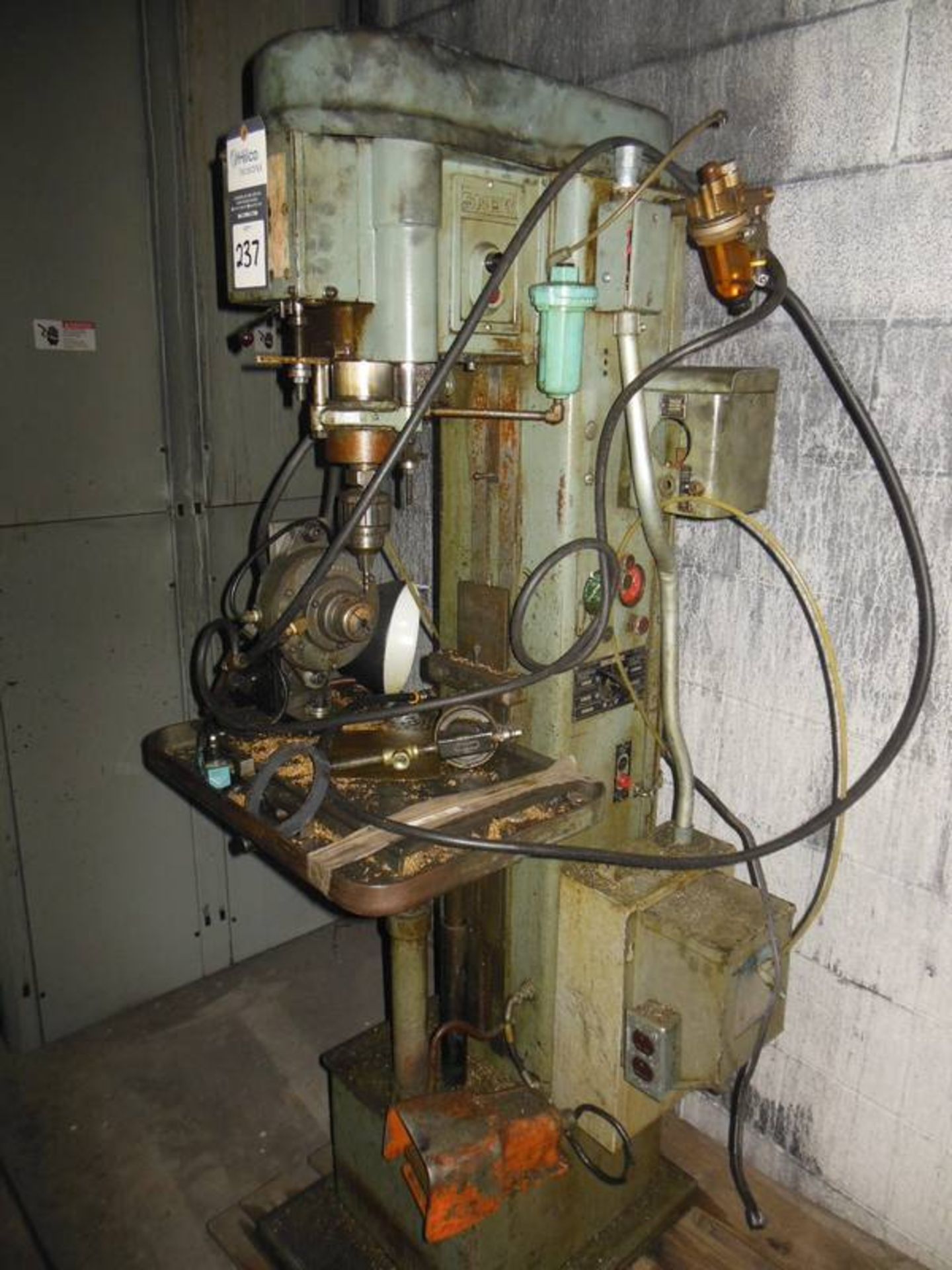 Snow Model DR-2 1-Spindle Drilling & Tapping Machine; Serial Number: 38577-2-269; with 1/2 hp,