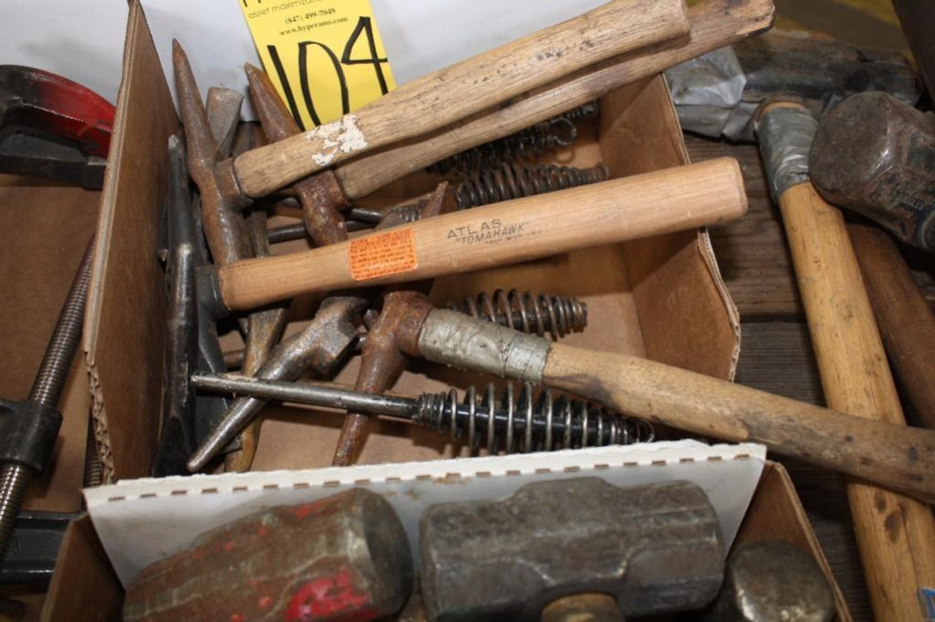 BOX OF CHIPPING HAMMERS