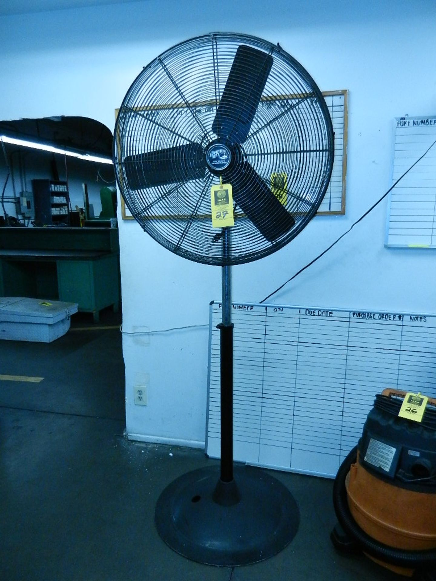 Hampton Bay 32" Dia. Pedestal Fan