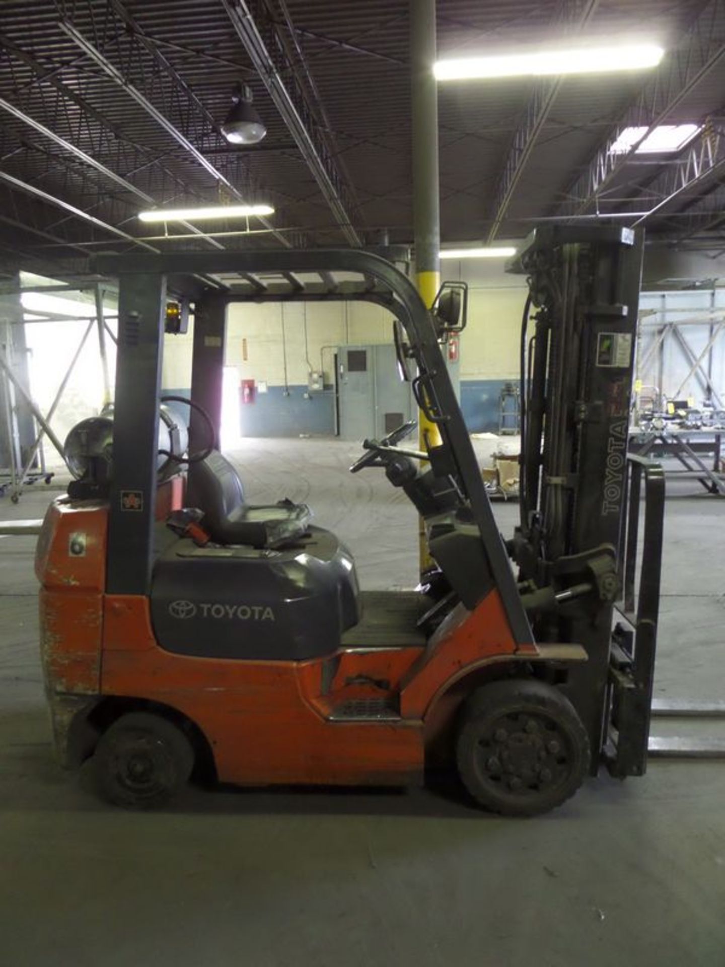 FORK LIFT - Image 3 of 5