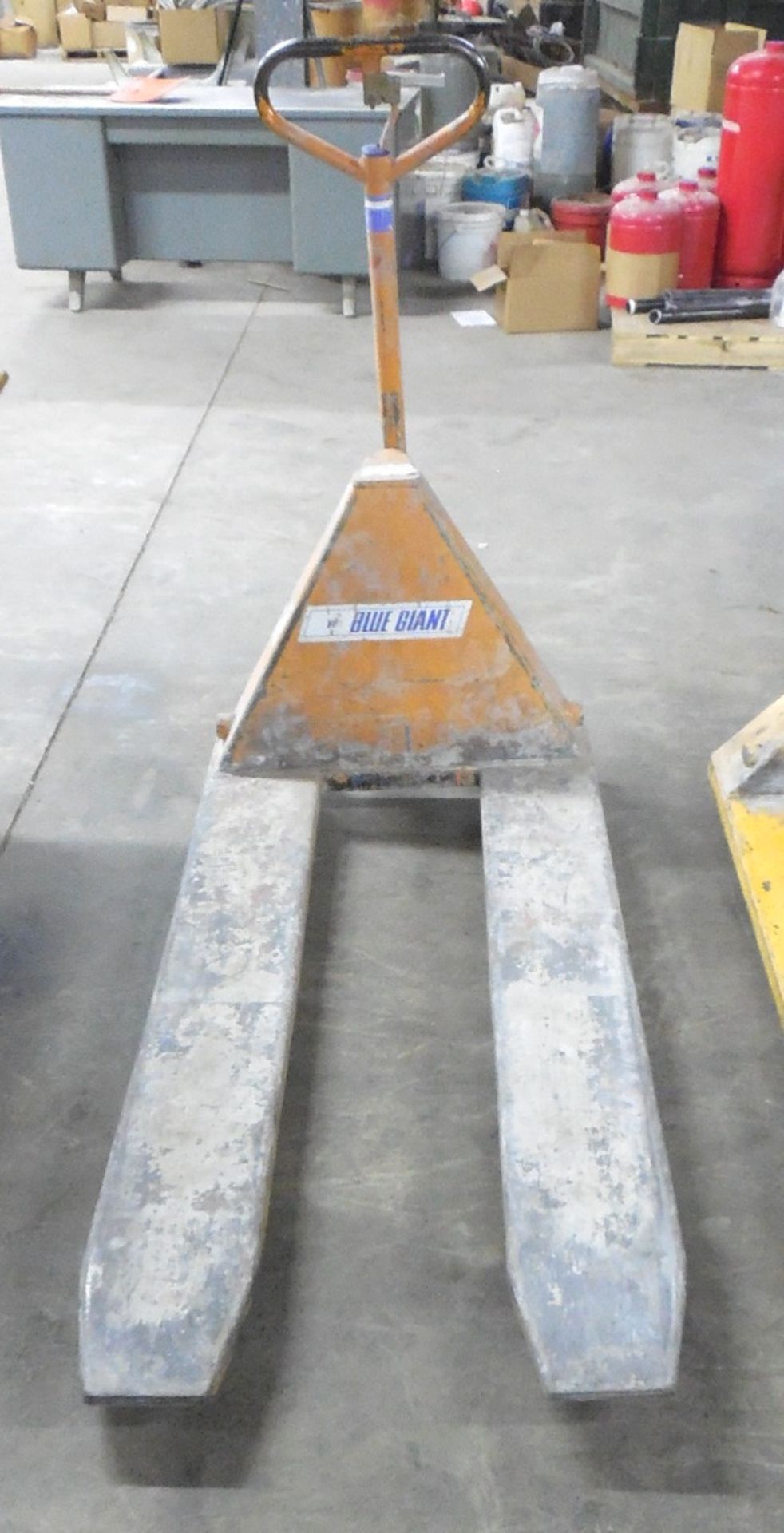 BLUE GIANT 5500# 27x48 PALLET TRUCK