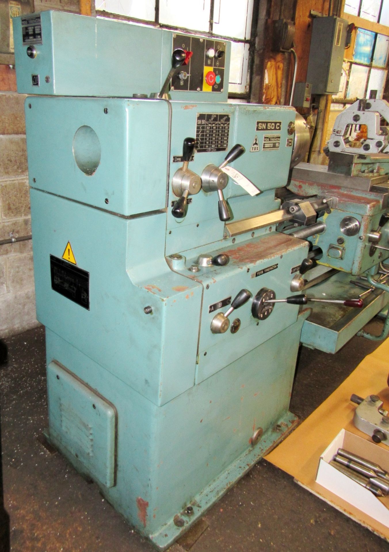 Tos Mod.50C 20"/27" x 40" Geared Gap Lathe - Image 3 of 3