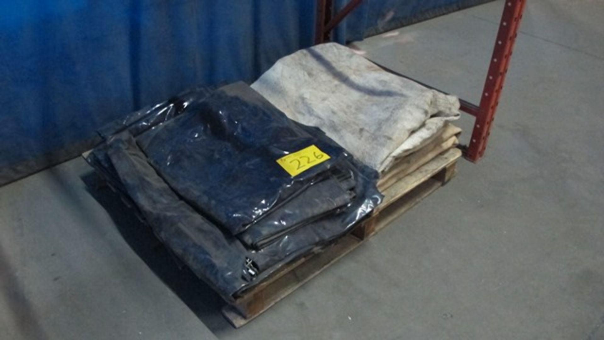 PALLET OF WELDING CURTAINS/FIRE BLANKETS