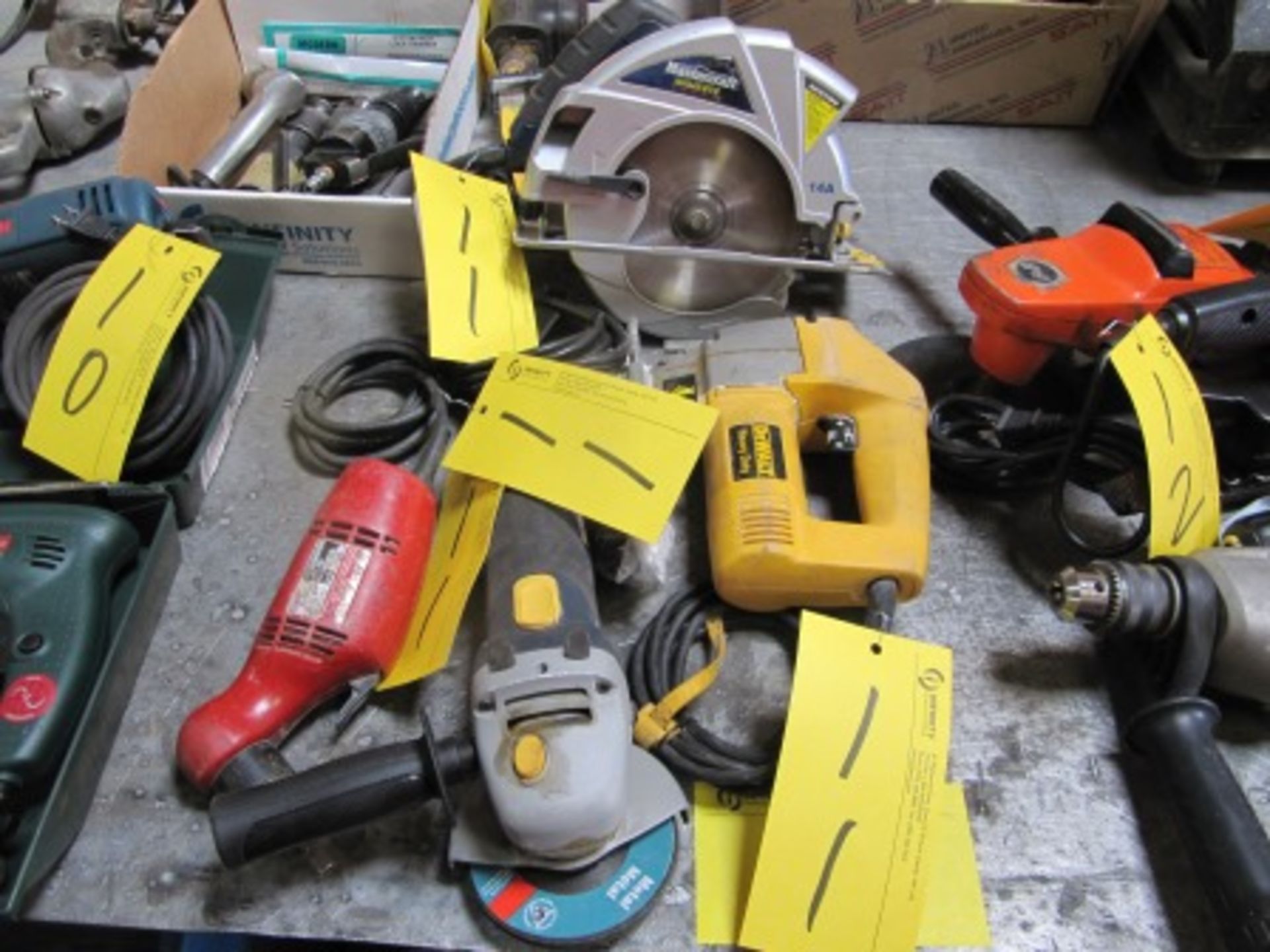 LOT 4 ASST. MASTERCRAFT 14A HAWKEYE LASER 7-1/4" SKIL SAW, DEWALT D318-04 JIG SAW, MASTERCRAFT 4-1/