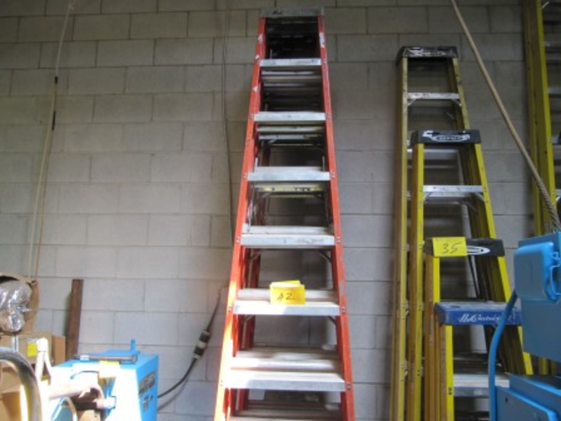 LOUISVILLE 10' STEP LADDER