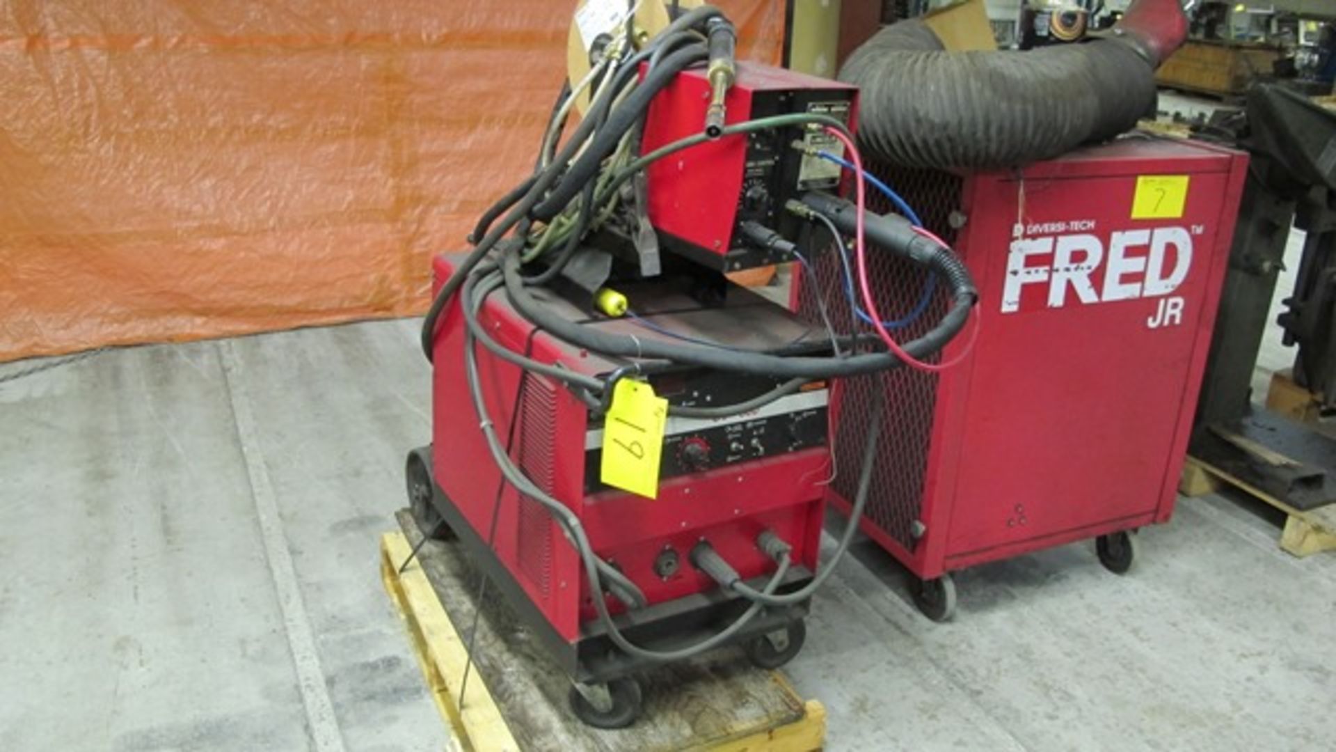 LINCOLN ELECTRIC WELDER W/LN7 WIRE FEEDER