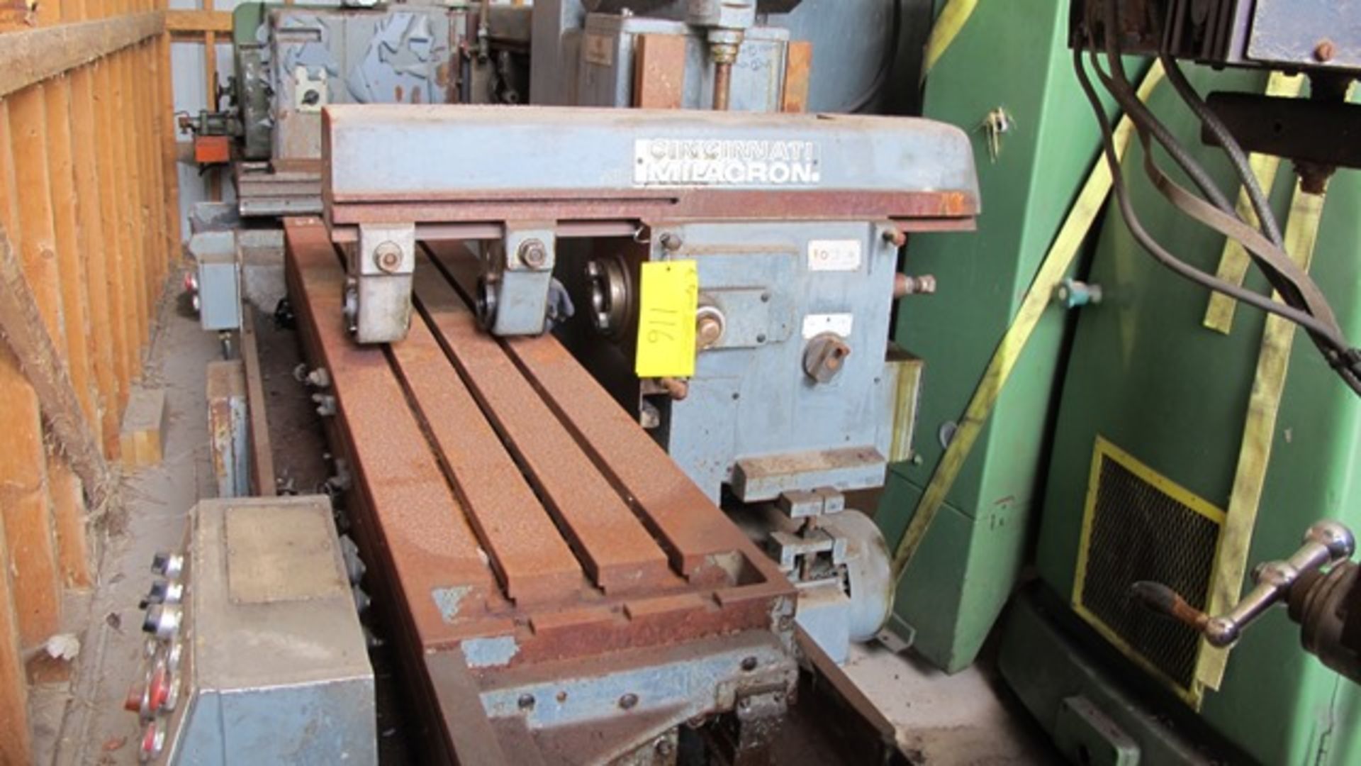 CINCINNATI MILACRON HORIZONTAL MILL, 60" X 18" TABLE APPROX.