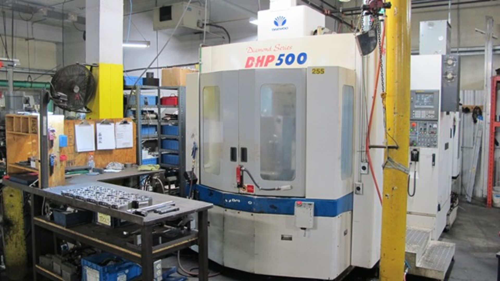 2000 DAEWOO DHP500 CNC HORIZONTAL MACHINING CENTER WITH (2)FANUC 16M CNC CONTROL, 20" x 20" PALLETS, - Image 3 of 6