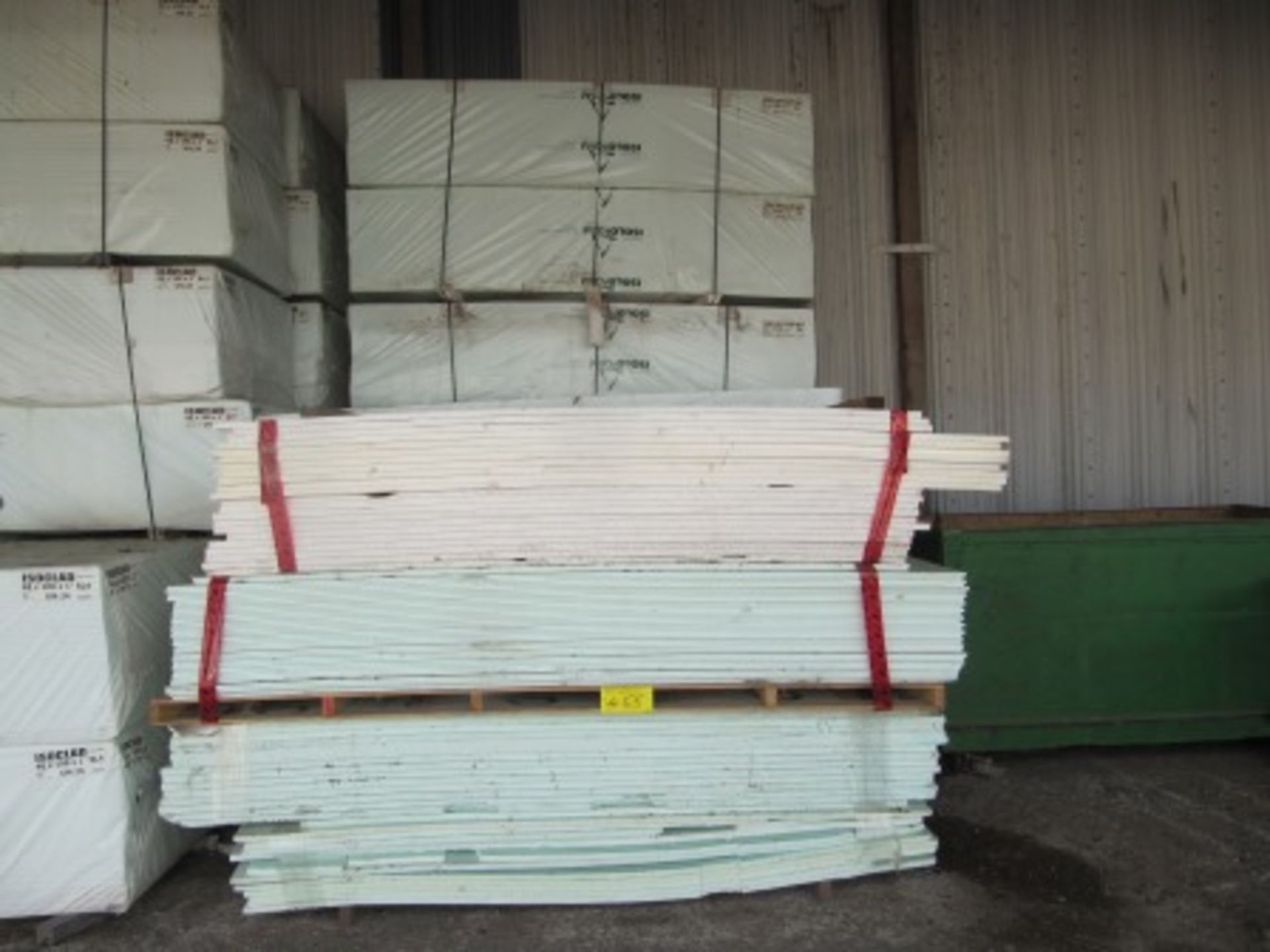 BDL. 4'X9'X1" 24 PC PER ISOLOFOAM SHEETS, ETC. W/2 SKIDS BROKEN BUNDLES.