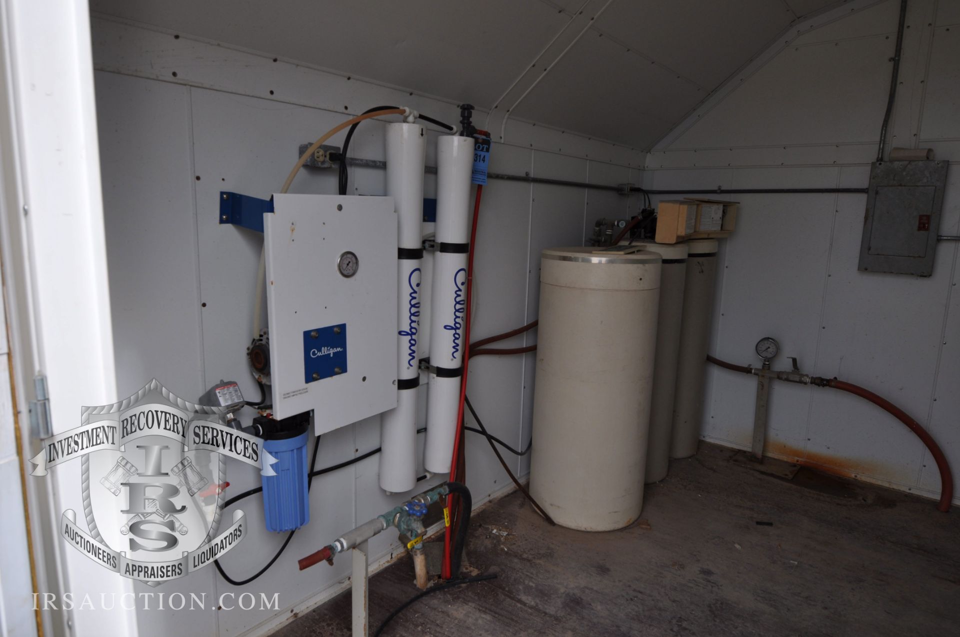 CULLIGAN REVERSE OSMOSIS SYSTEM INCLUDES CONTROL BOX, (2) WATER CONDITIONERS, WATER SOFTENER, & ( - Image 2 of 2