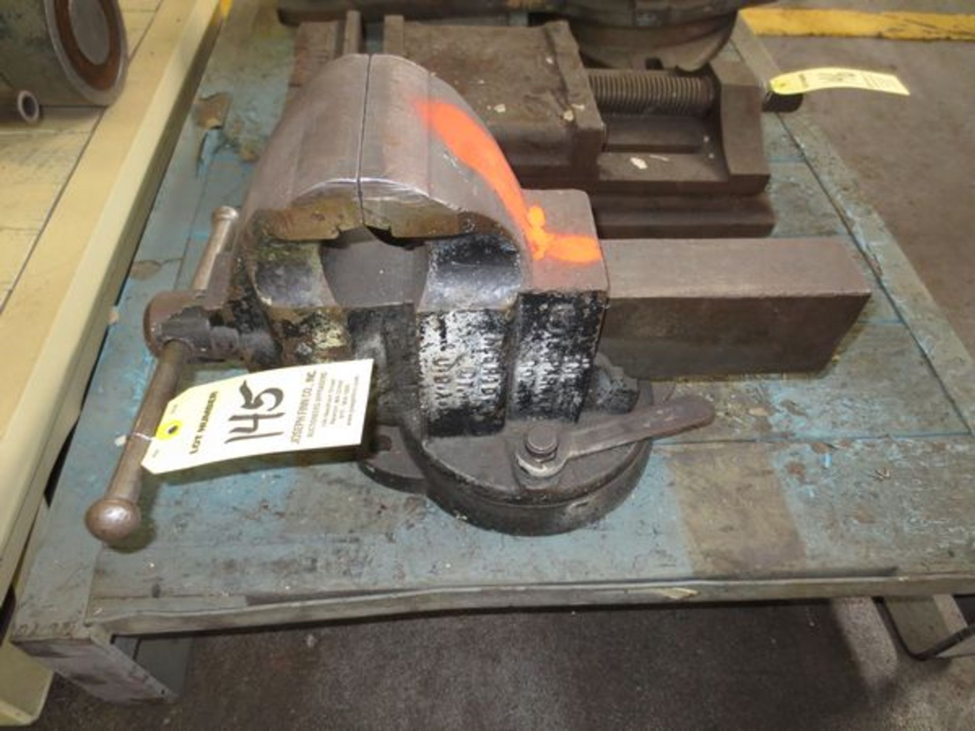 4.5" SWIVEL BASE VISE