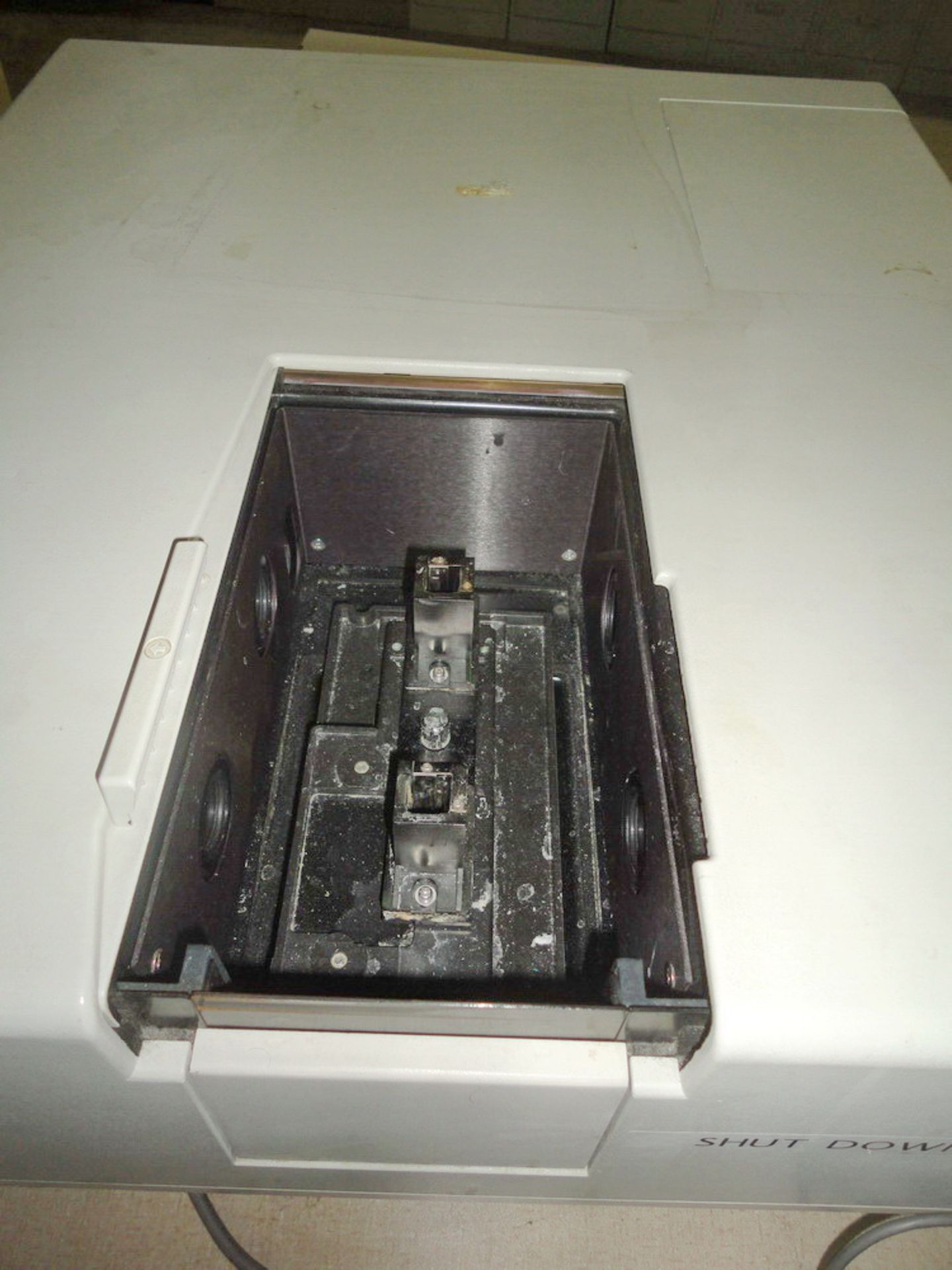 Shimadzu UV/VIS Spectrophotometer, Model UV2401 (PC) CAT 2062301-92, S/N A108. - Image 4 of 5