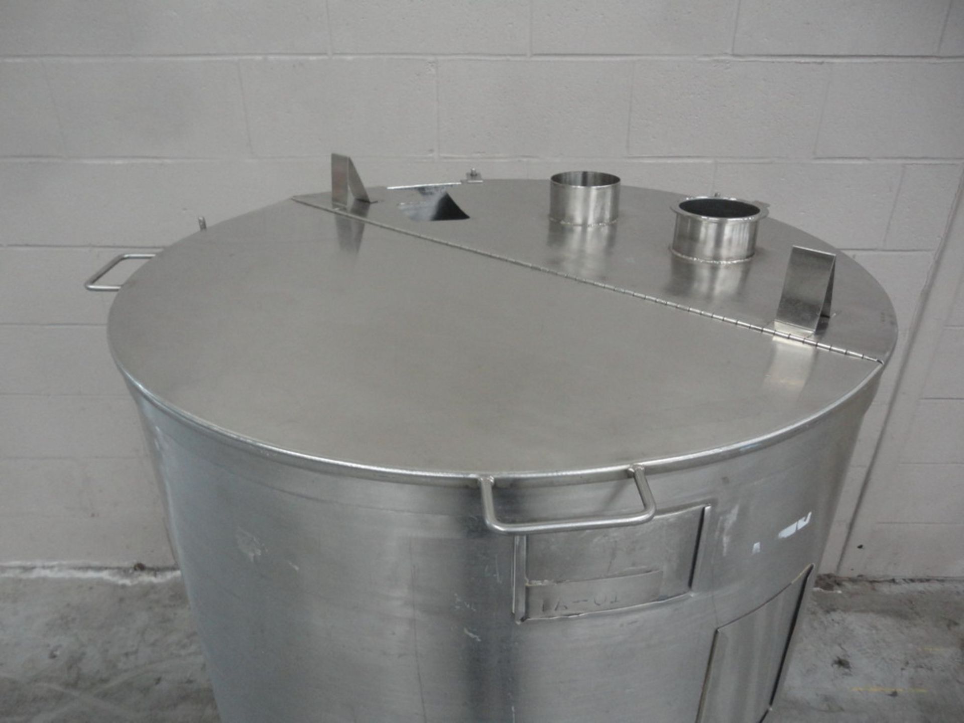 Stainless Steel 150 gallons portable tank with cover, 34" ID x 34" D - Image 2 of 5