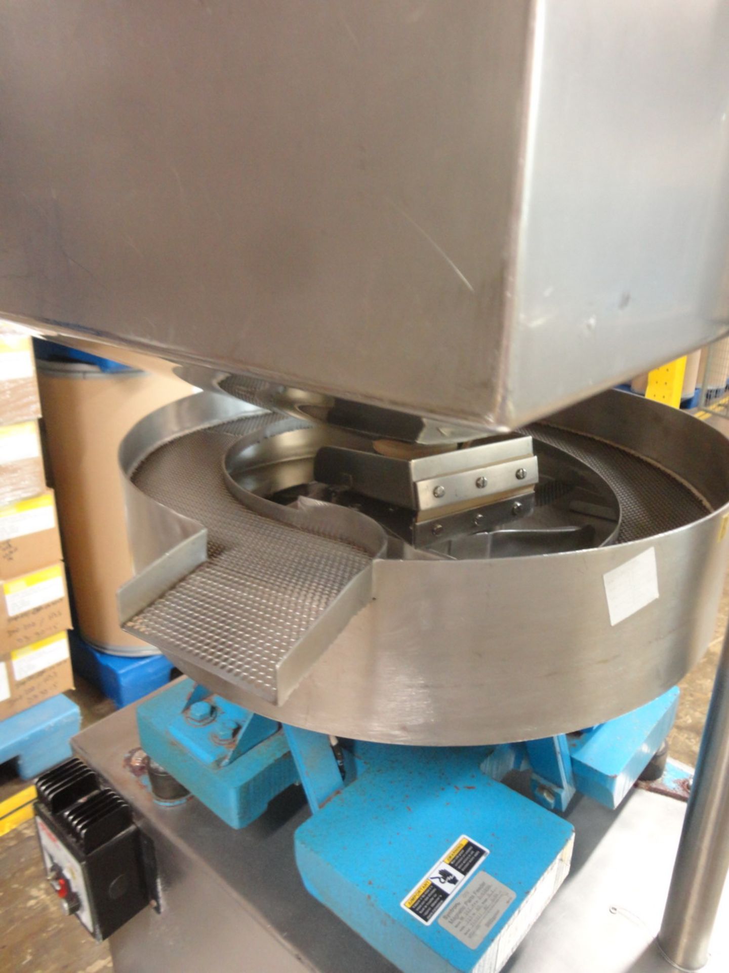 TABLET FEEDER WITH SYNTRON VIBRATORY FEEDER - Image 2 of 2