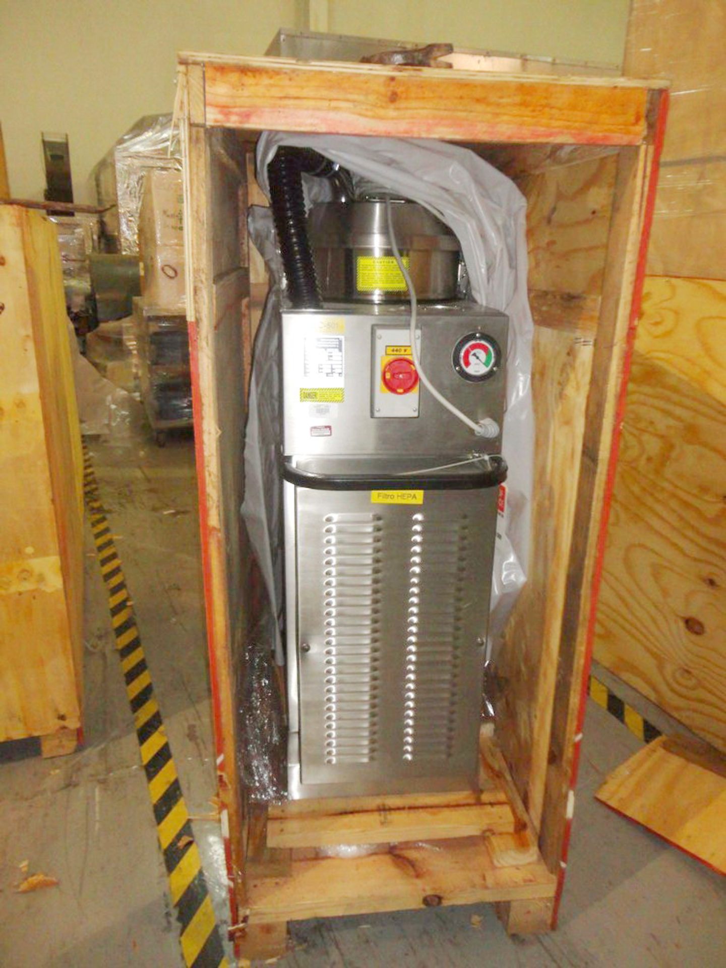 CFM (NILFISK) PORTABLE VACUUM, MODEL 3156