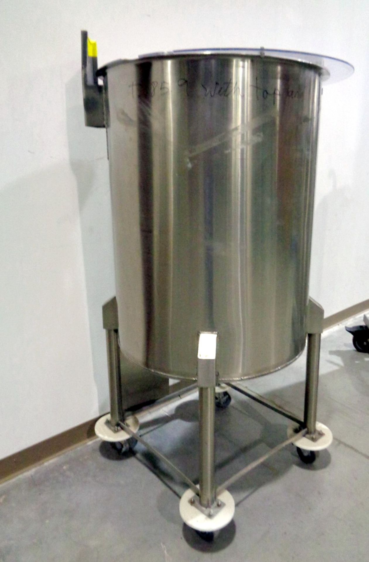 Portable 100 Gallon Stainless Steel Tank with Mixer Bracket.  I - Image 2 of 4