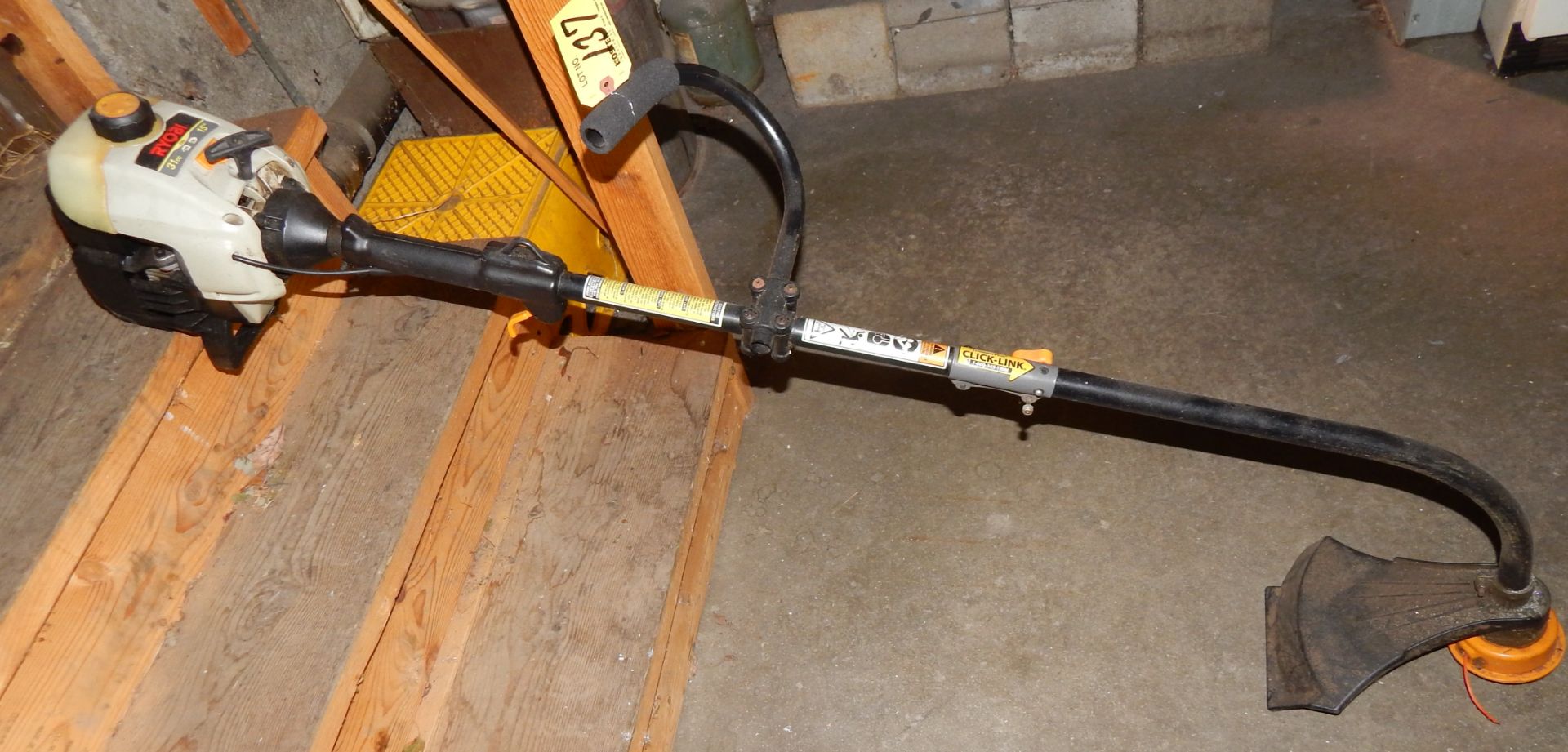 RYOBI 15'' GAS OPERATED WEED TRIMMER